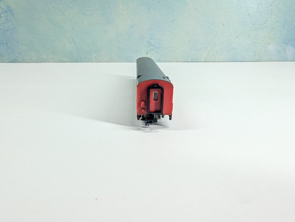 USED Con-Cor N Scale Passenger Car Southern Pacific Lines Daylight