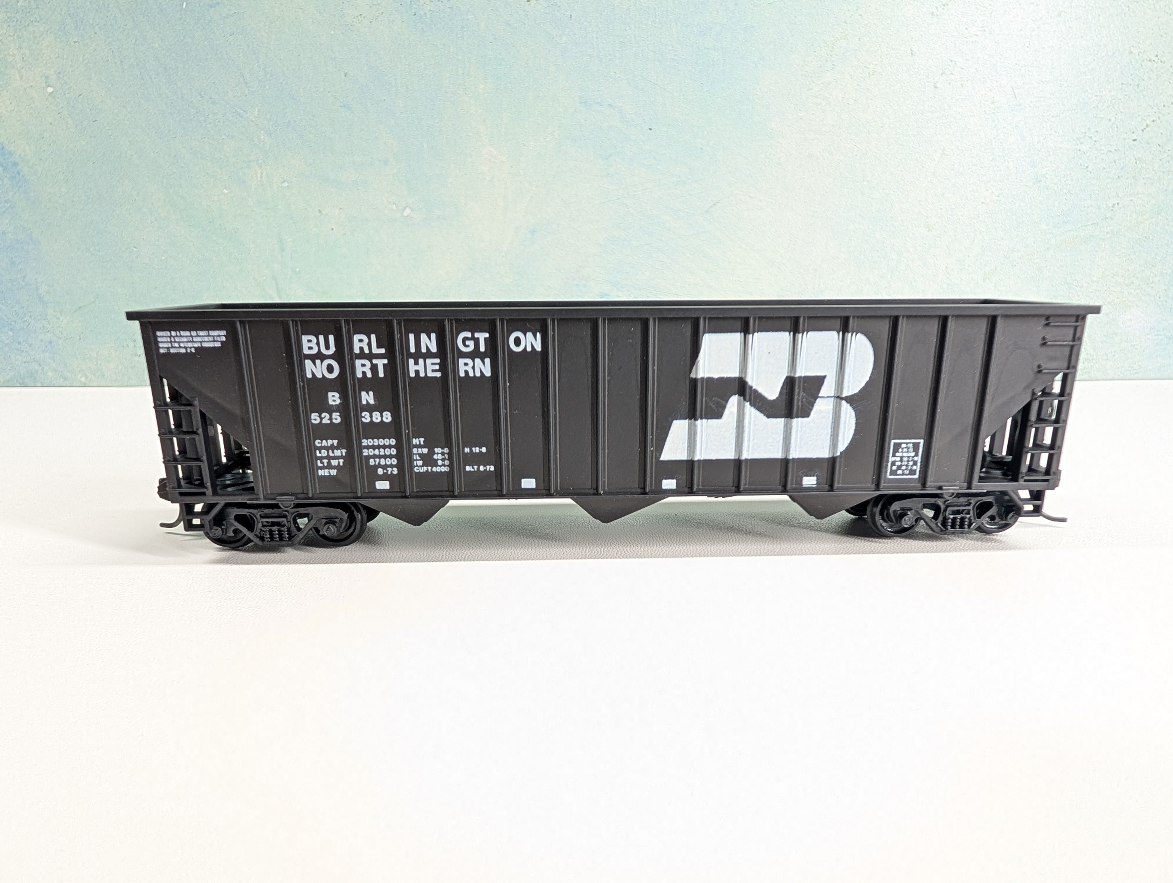 USED MCKEAN HO Scale 100 Ton 15-Panel Coal Hopper Burlington Northern BN #525388