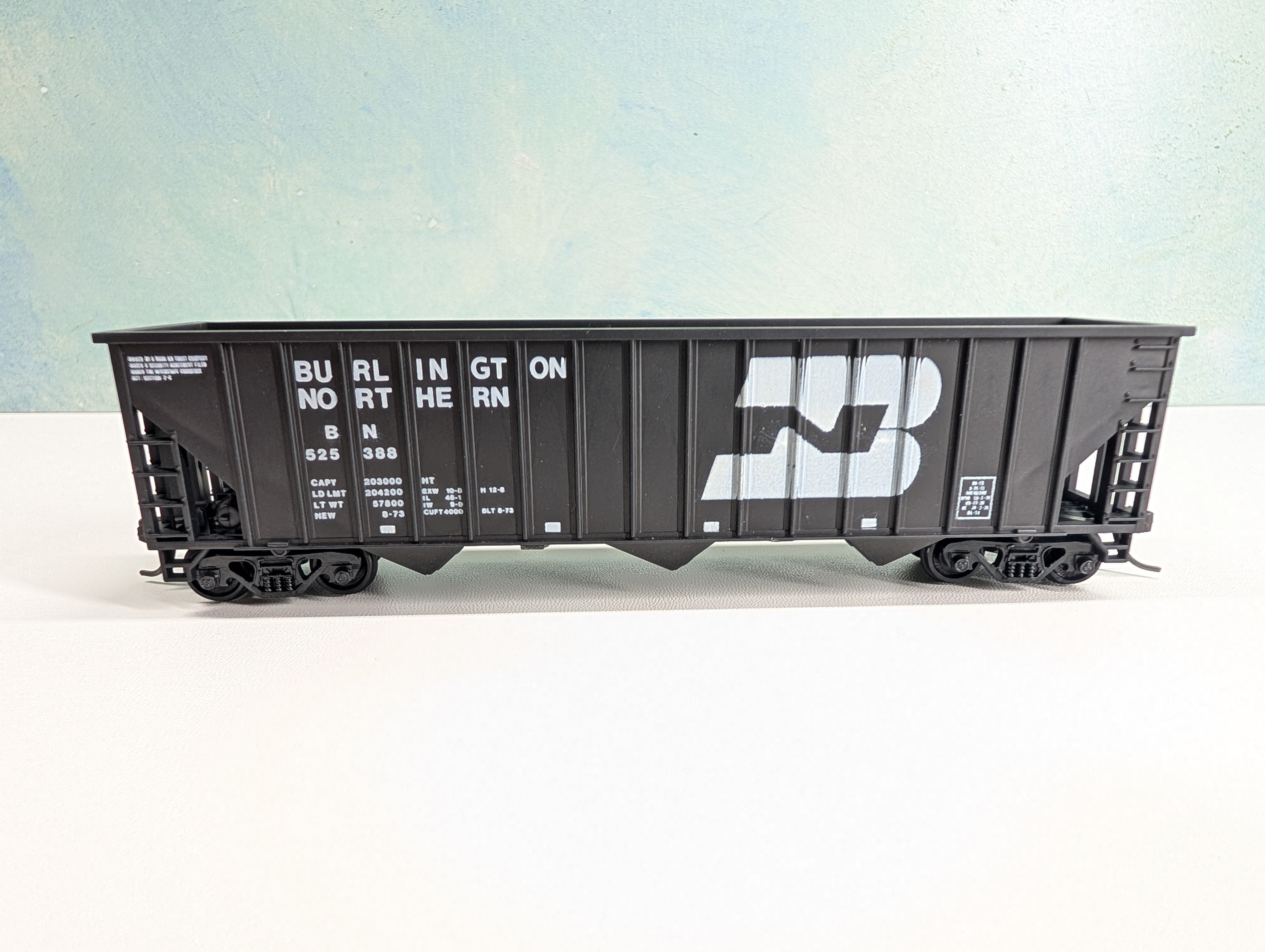 USED MCKEAN HO Scale 100 Ton 15-Panel Coal Hopper Burlington Northern BN #525388