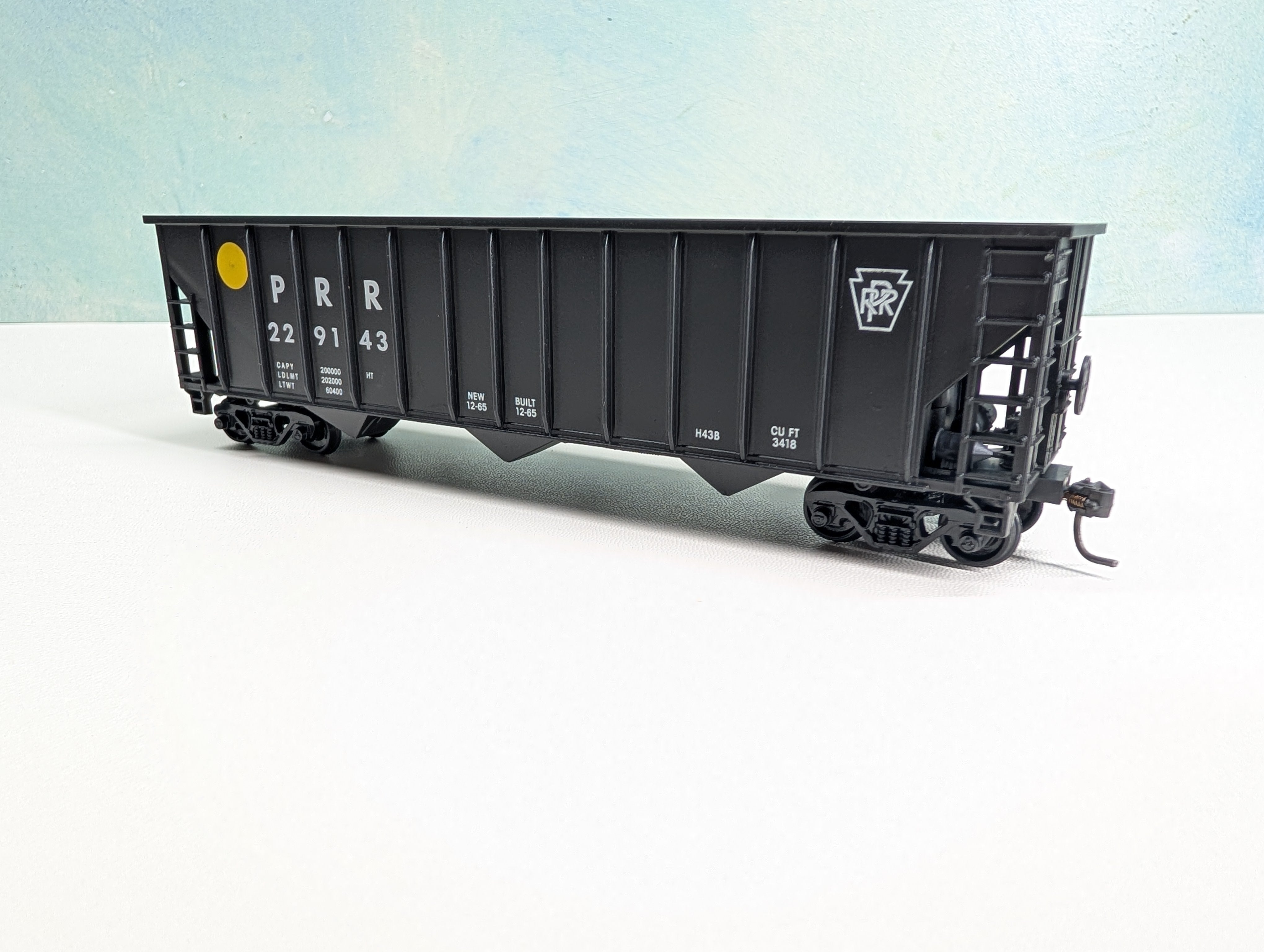 USED MCKEAN HO Scale 100 Ton 12-Panel Coal Hopper Pennsylvania PRR #229143