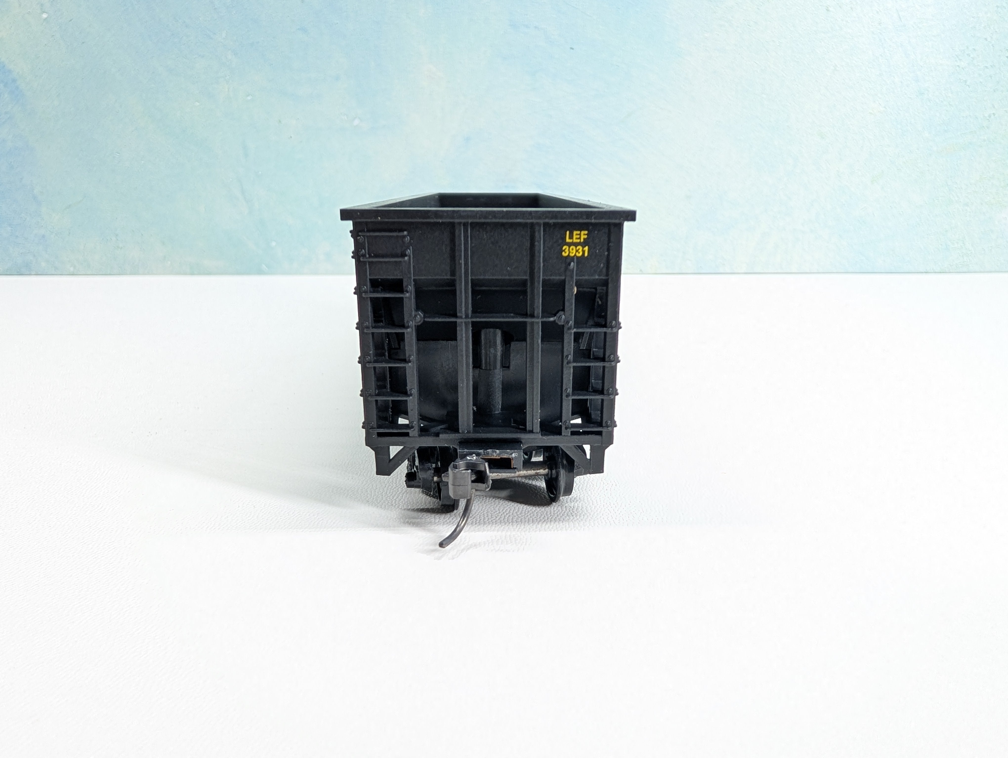 USED MCKEAN HO Scale 100 Ton 12-Panel Coal Hopper Lake Erie Franklin & Clarion LEF&C #3931