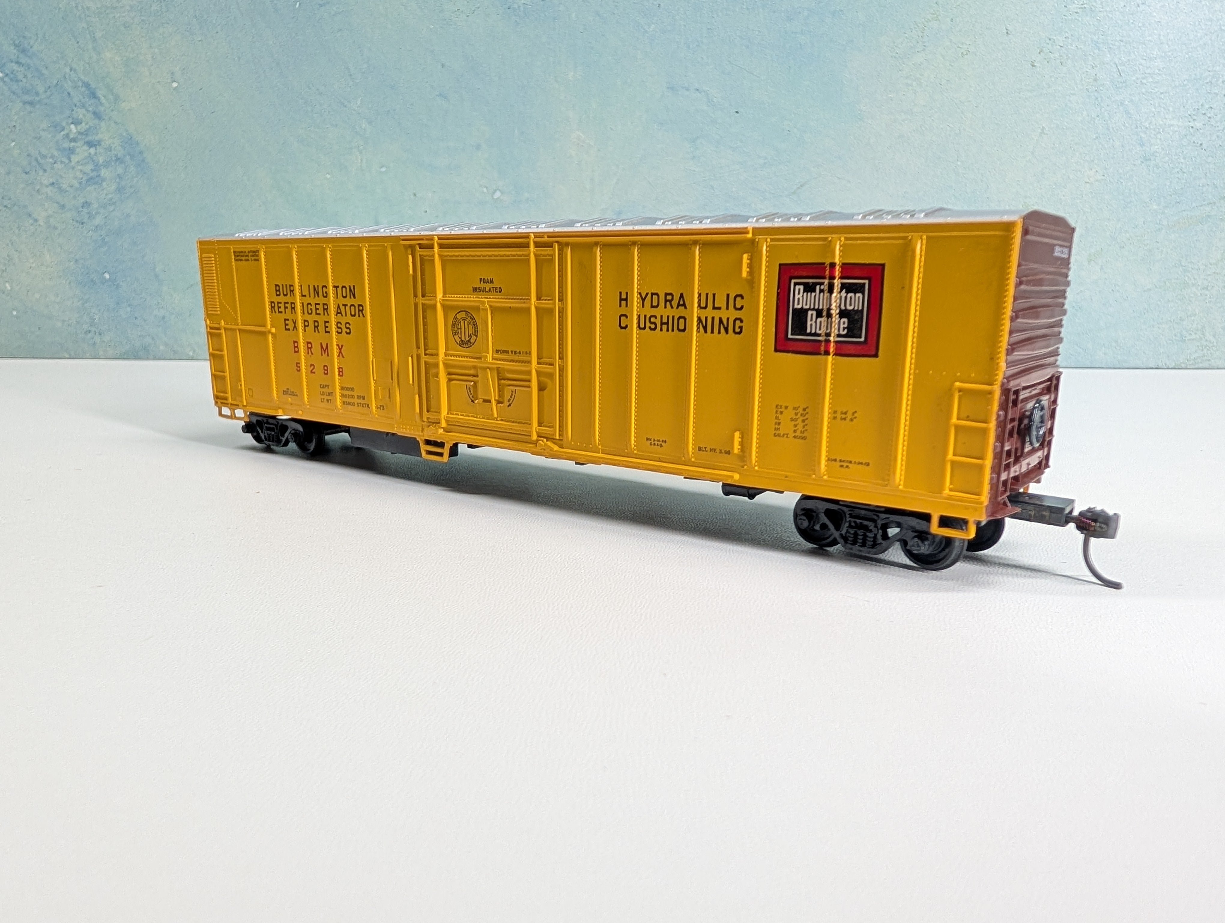 USED Athearn HO Scale 57' Mech Reefer Box Car Burlington BRMX #5298