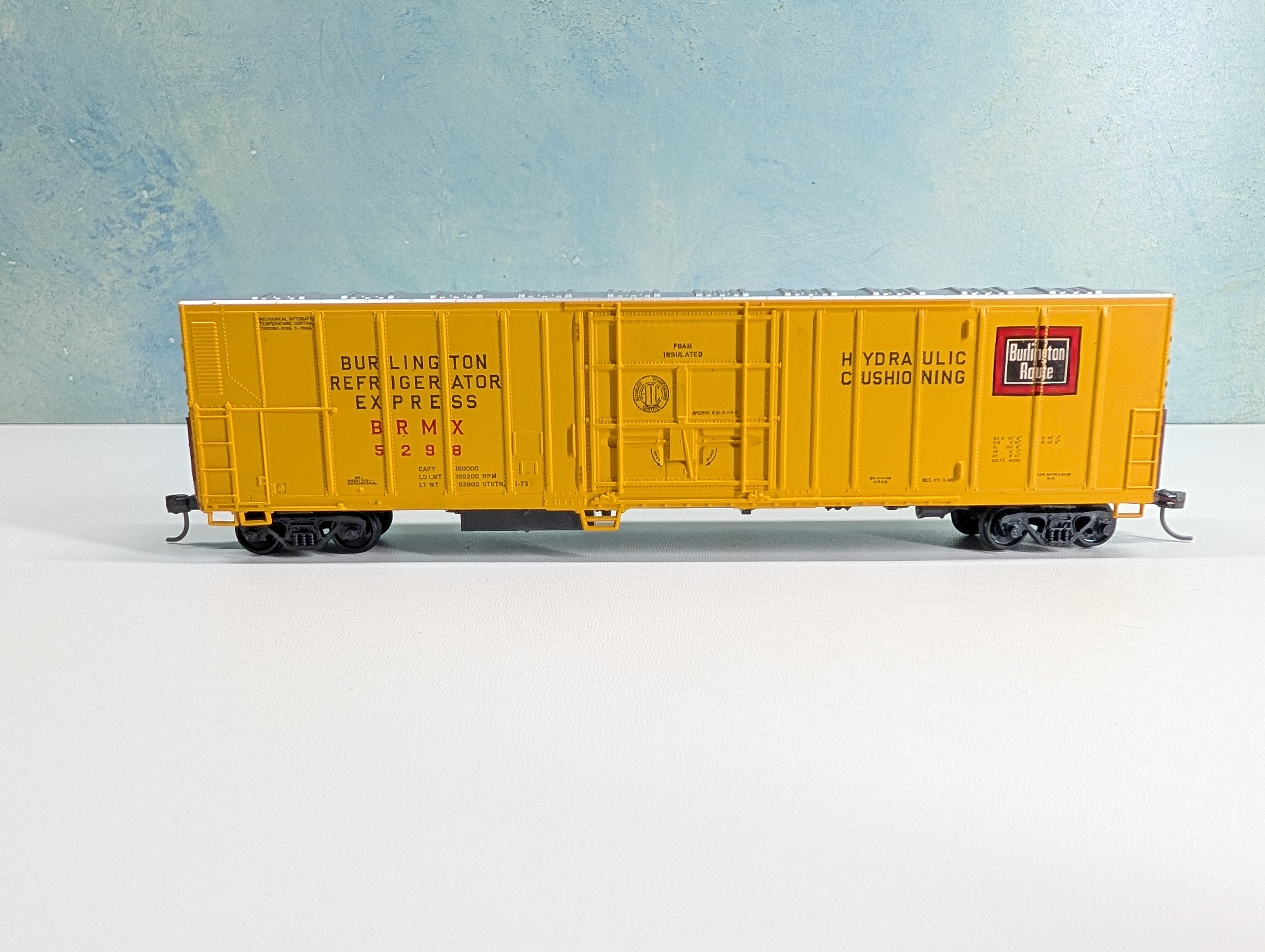 USED Athearn HO Scale 57' Mech Reefer Box Car Burlington BRMX #5298