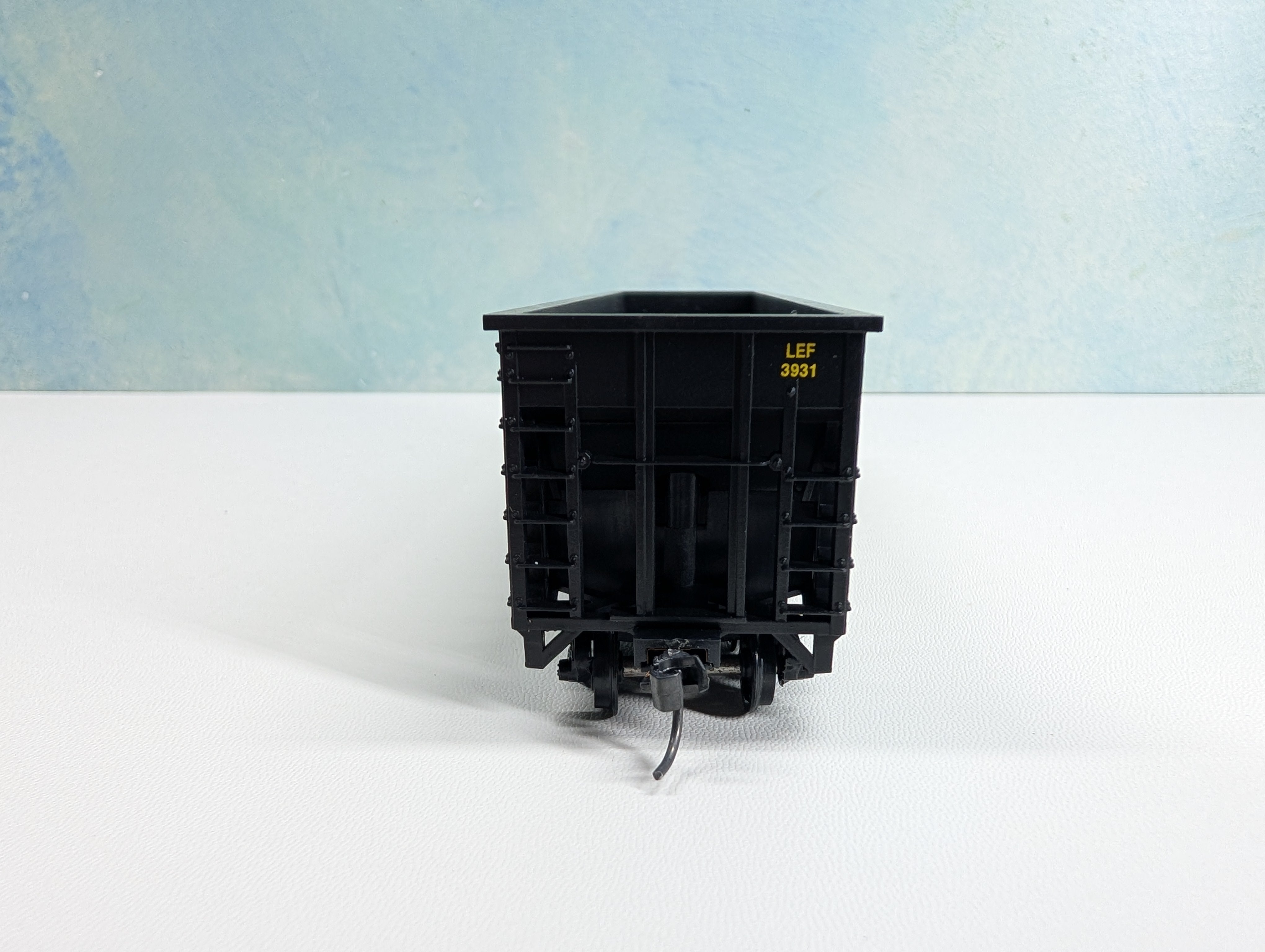 USED MCKEAN HO Scale 100 Ton 12-Panel Coal Hopper Lake Erie Franklin & Clarion LEF&C #3931