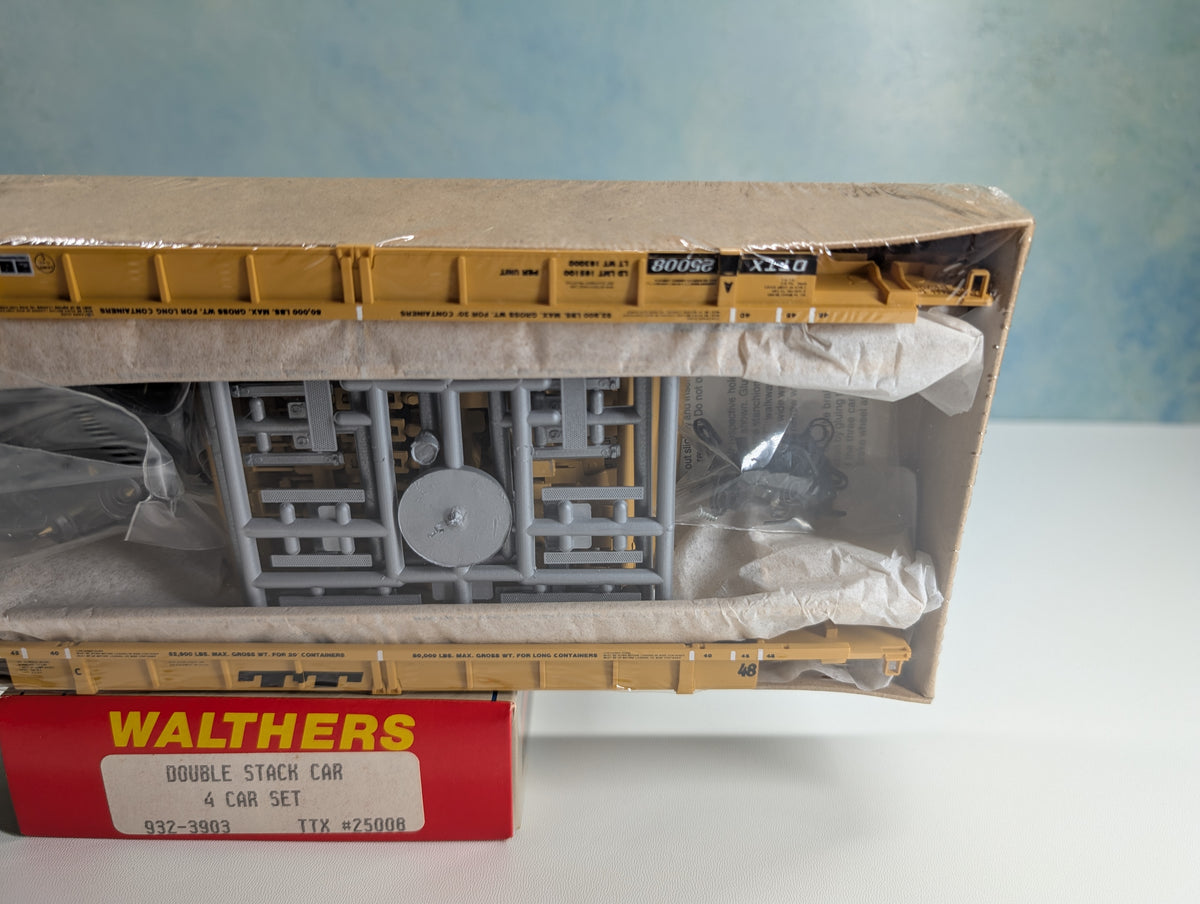 USED Walthers 932-3903 HO Scale 4 Unit Double Stack Car Trailer Train DTTX #25008 Sealed KIT