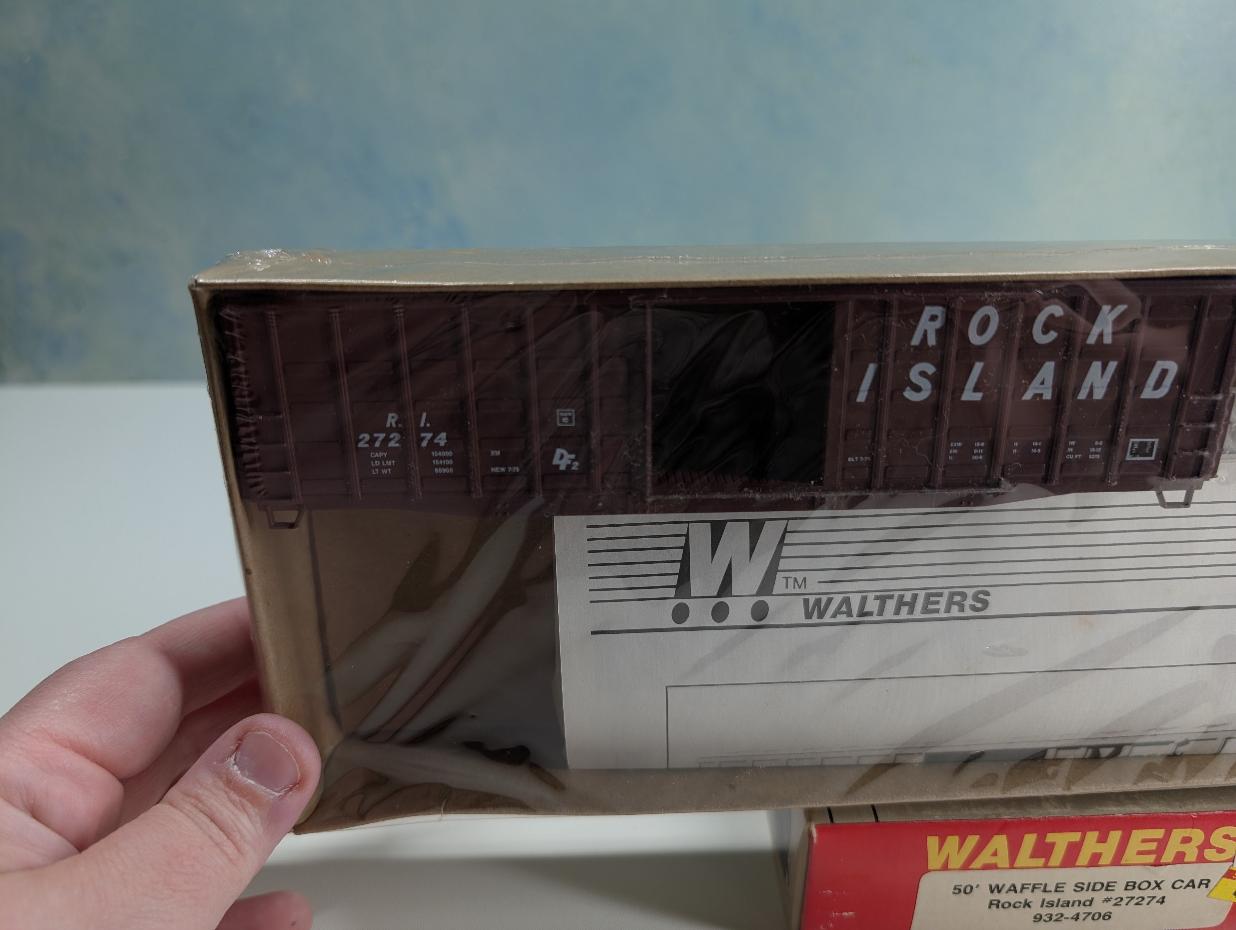 USED Walthers 932-4706 HO Scale 50' Waffle Side Box Car Rock Island RI #27274 Sealed KIT