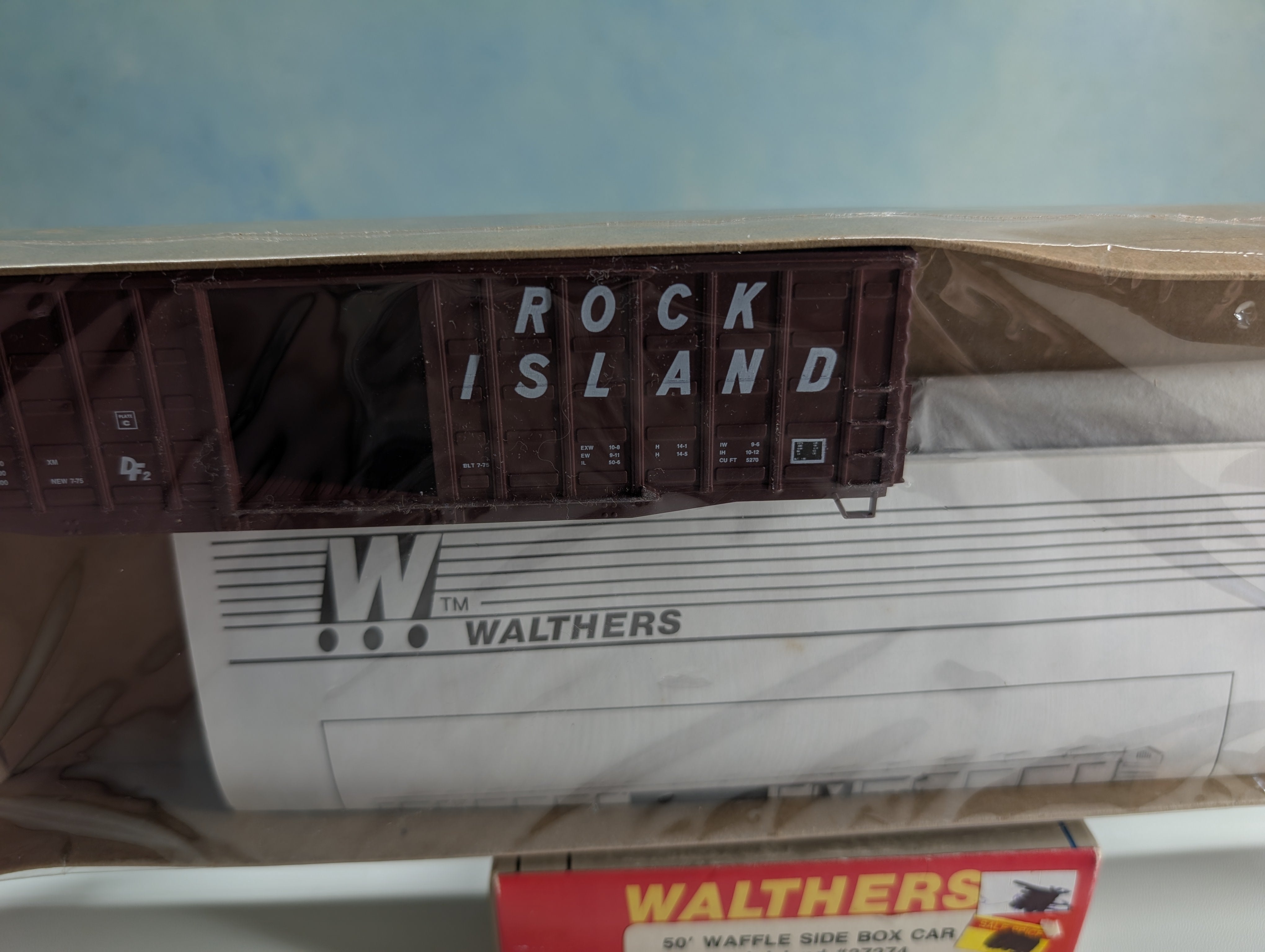 USED Walthers 932-4706 HO Scale 50' Waffle Side Box Car Rock Island RI #27274 Sealed KIT