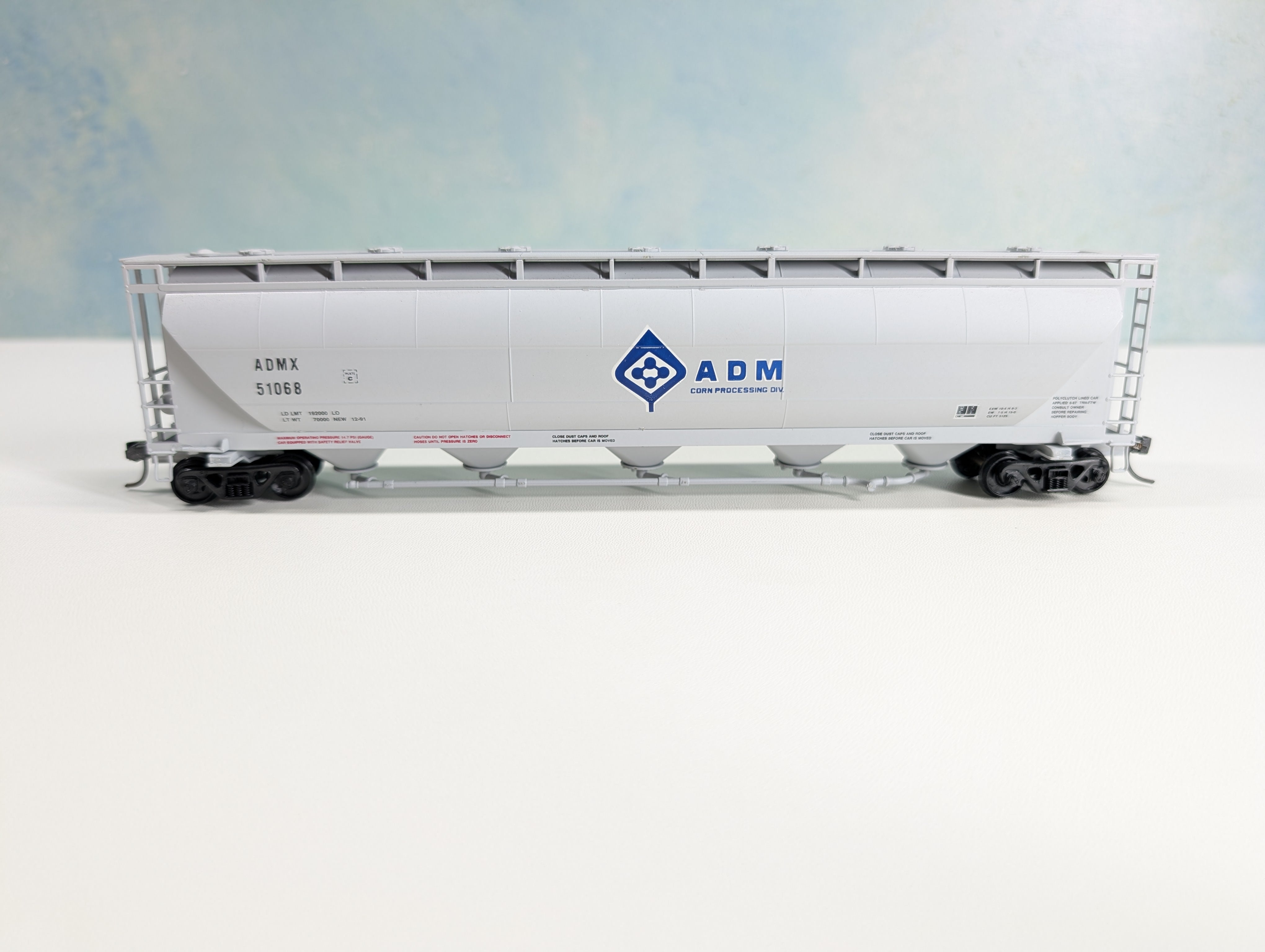 USED Walthers 932-5801 HO Scale PD Covered Hopper ADM ADMX #51068