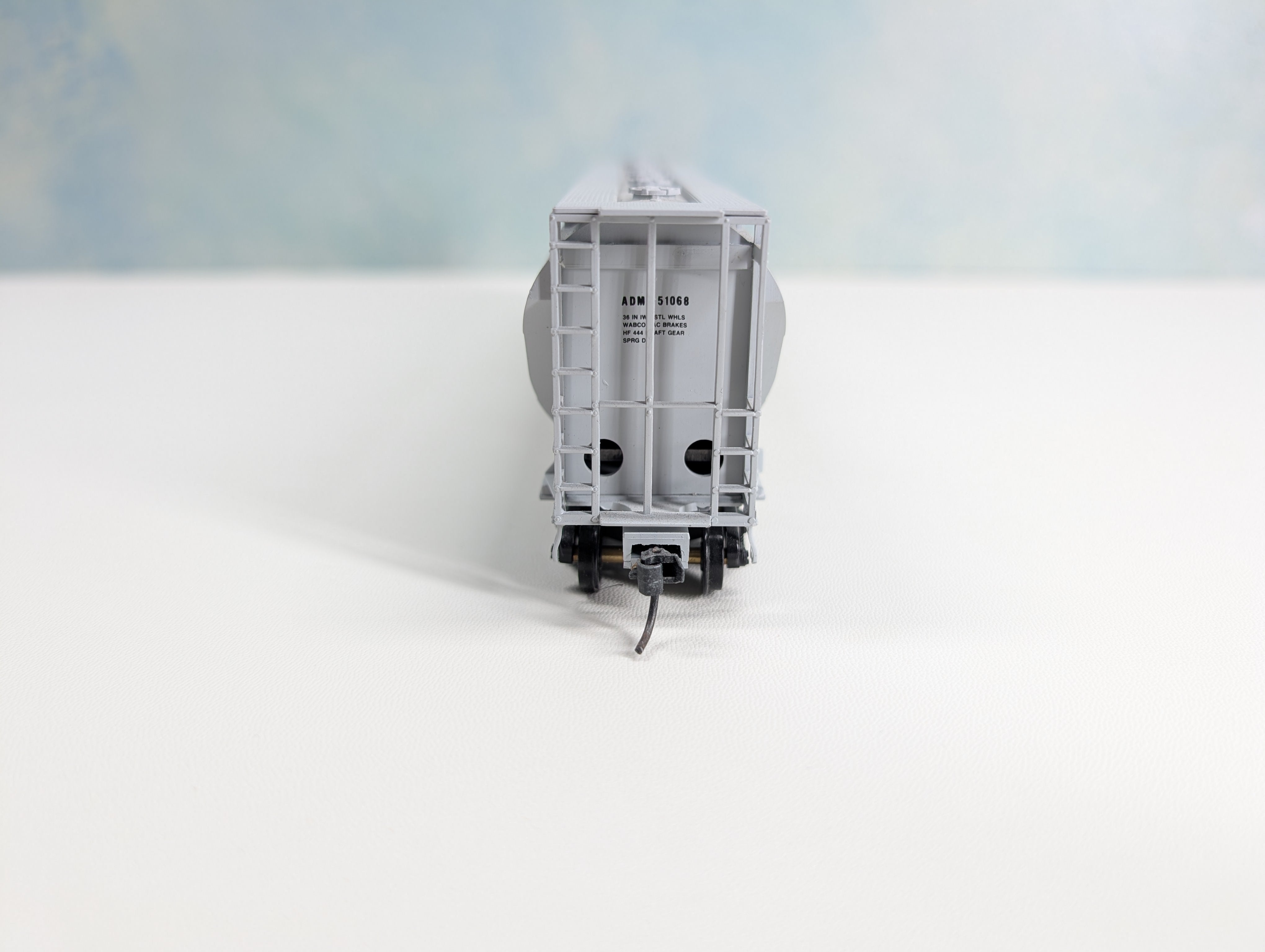 USED Walthers 932-5801 HO Scale PD Covered Hopper ADM ADMX #51068