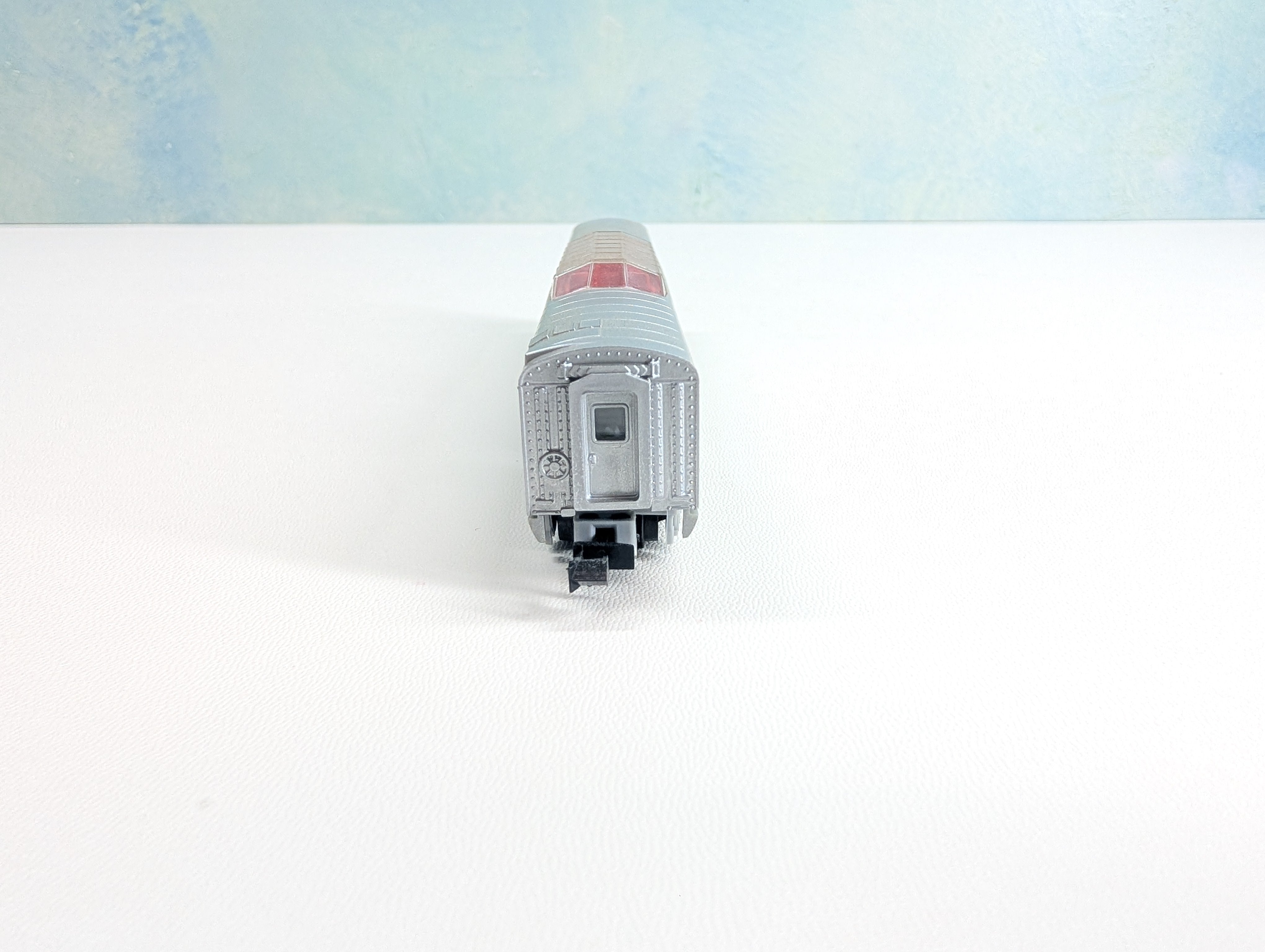 USED Trix N Scale Dome Passenger Car Penn Central #4892