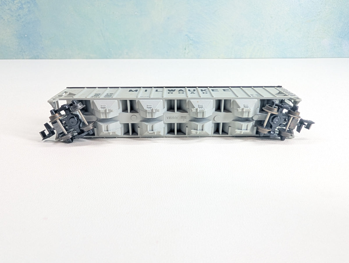 USED AHM N Scale Covered Hopper Milwaukee Road MILW #96108