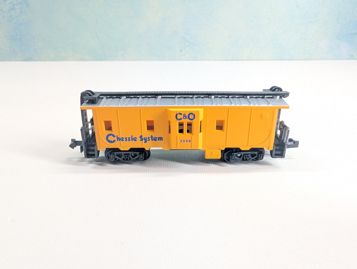 USED Model Power 3121 N Scale Bay Window Caboose Chessie System C&O #3358