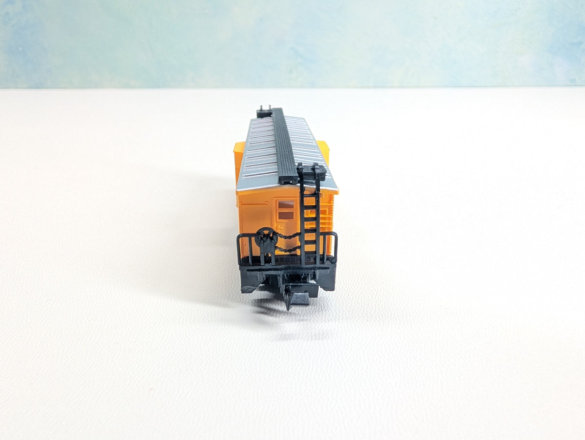 USED Model Power 3121 N Scale Bay Window Caboose Chessie System C&O #3358