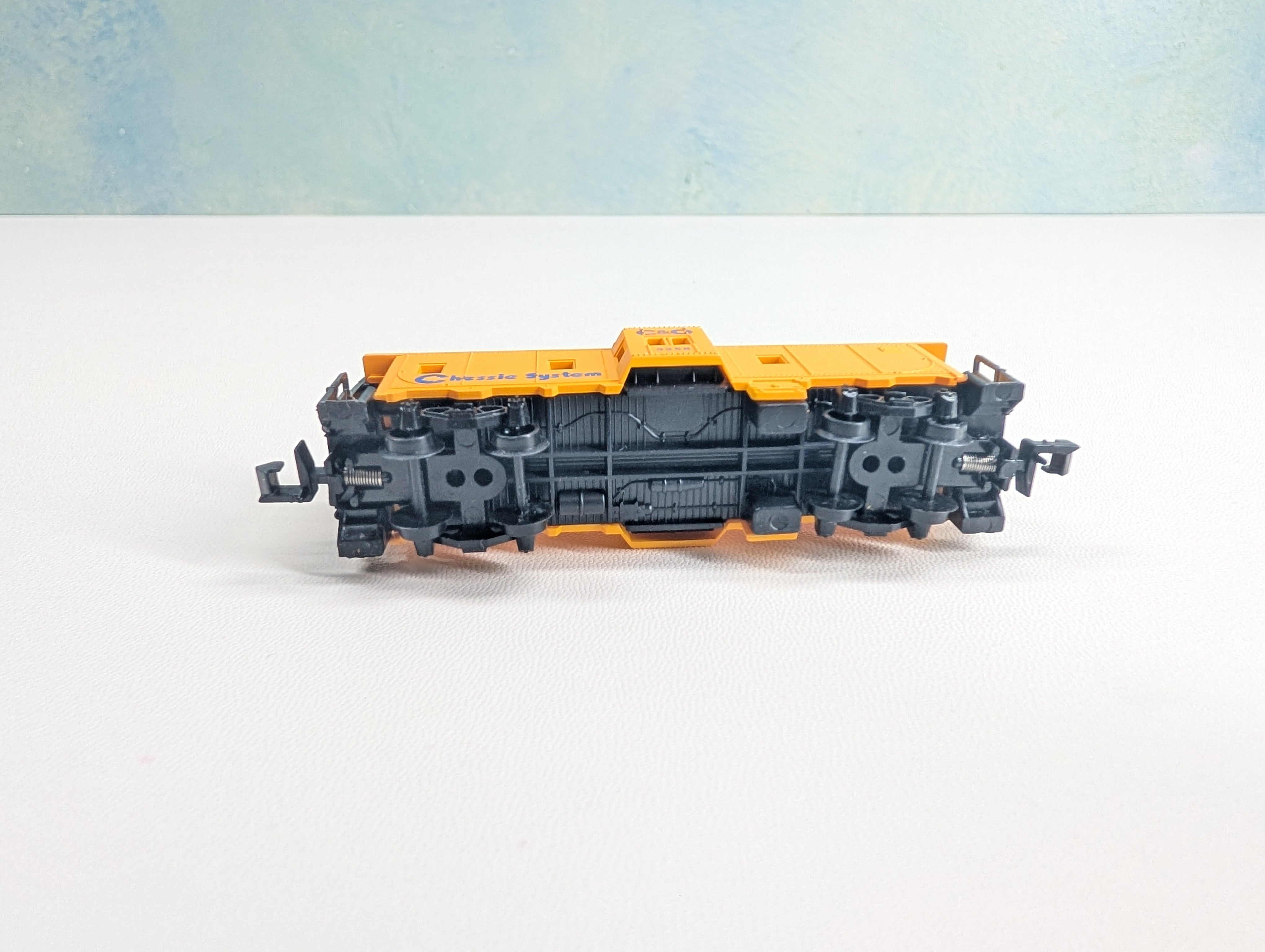 USED Model Power 3121 N Scale Bay Window Caboose Chessie System C&O #3358