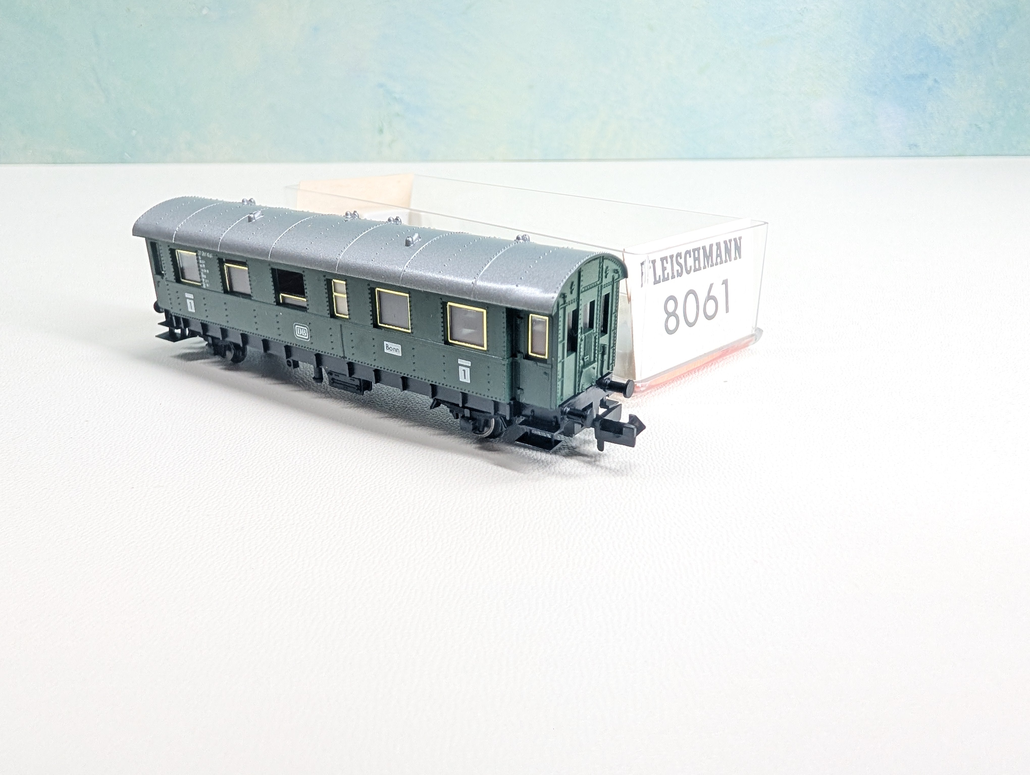 USED Fleischmann 8061 N Scale 1st Class Coach Car DB