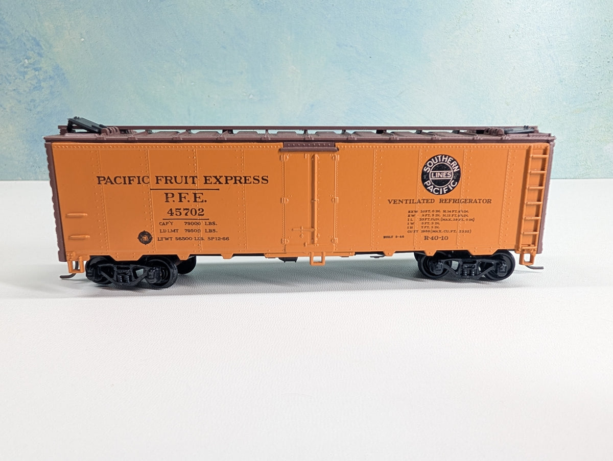 USED Athearn HO Scale 40' Reefer Box Car Pacific Fruit Express PFE #45702