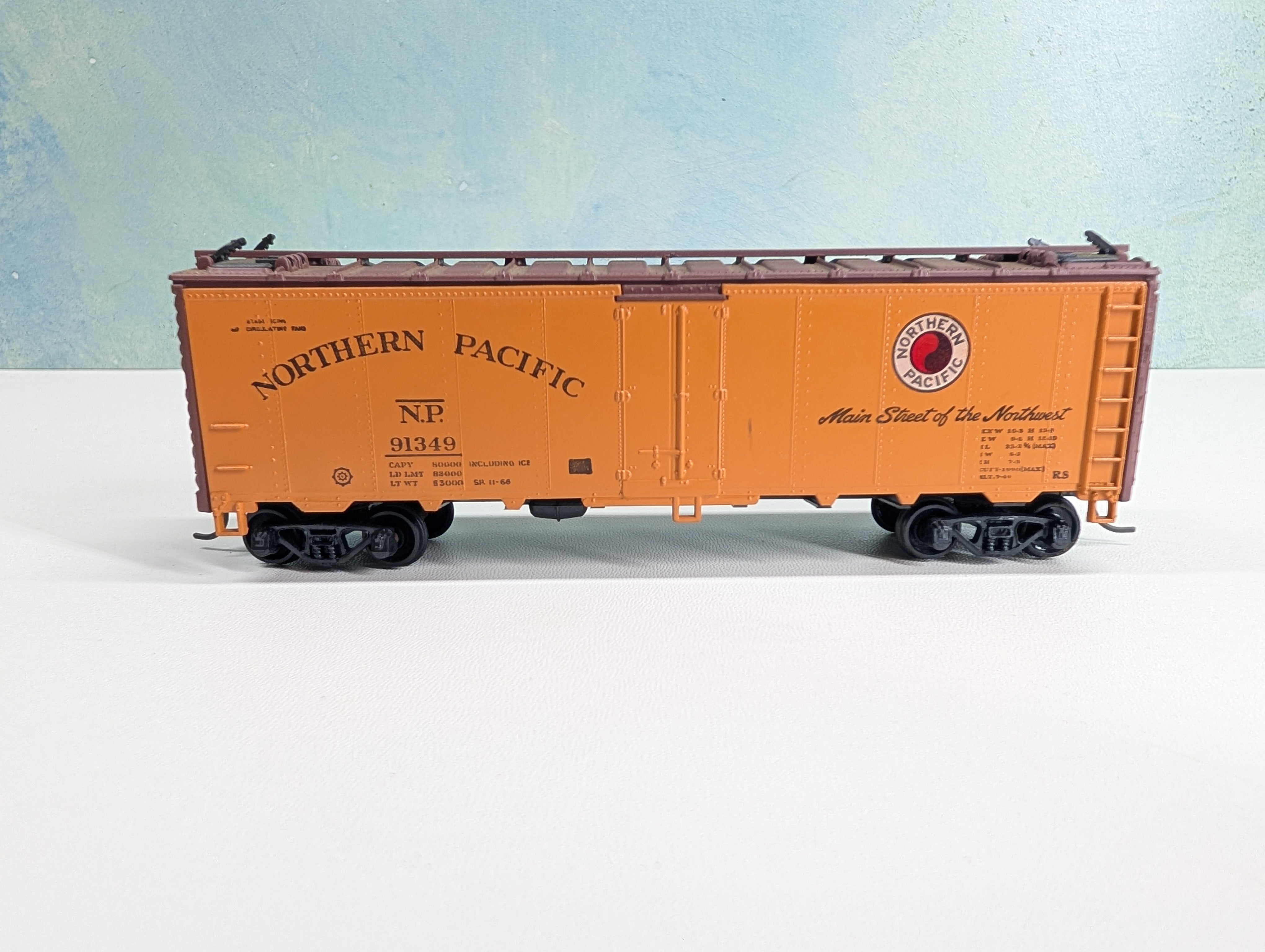 USED Athearn HO Scale 40' Reefer Box Car Northern Pacific NP #91349
