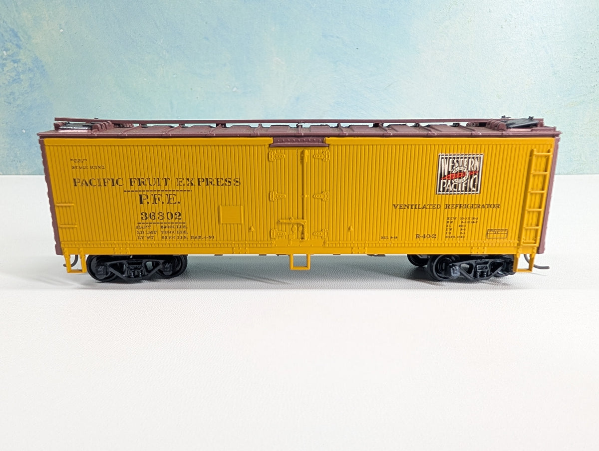 USED Athearn HO Scale 40' Wood Reefer Box Car Pacific Fruit Express PFE #36302 WP