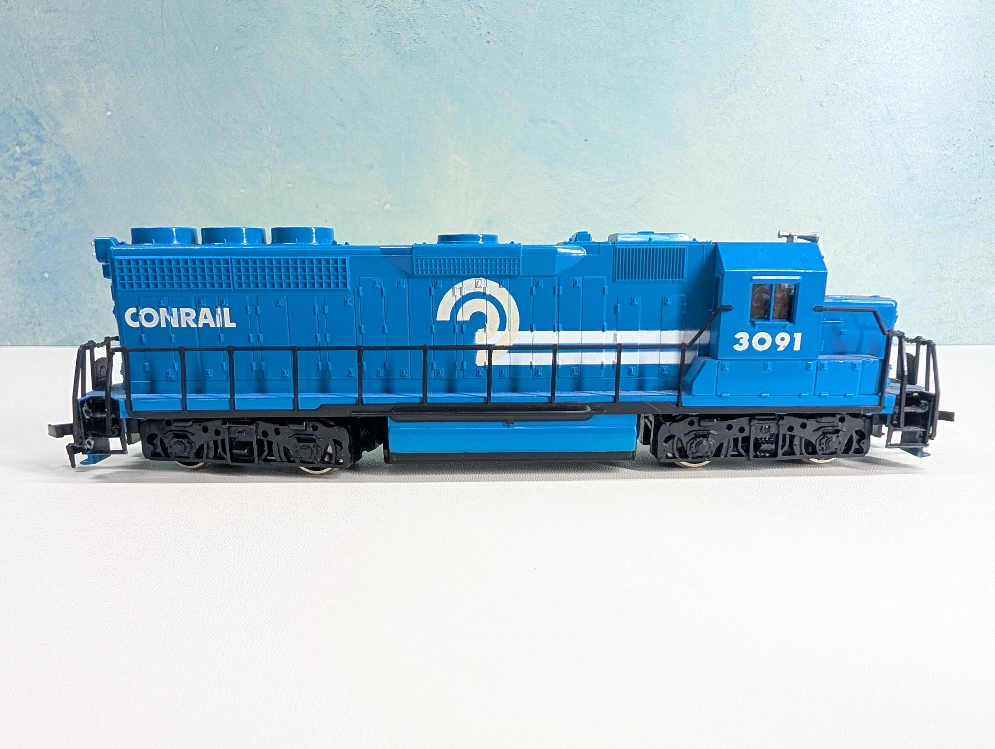 USED Bachmann HO Scale GP40 Diesel Locomotive Conrail #3091 Tested! DC