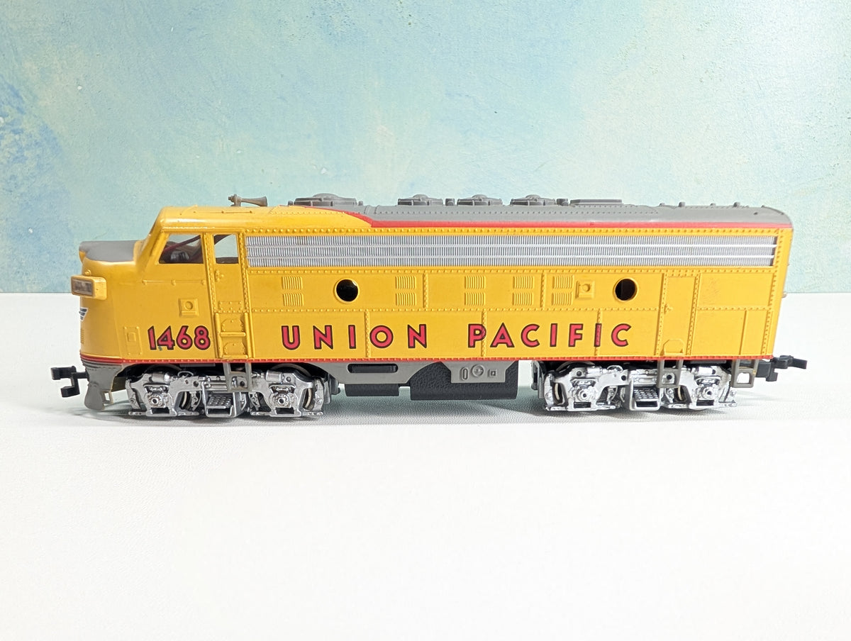 USED Bachmann HO Scale EMD F9 Diesel Locomotive Union Pacific #1468 Tested! DC