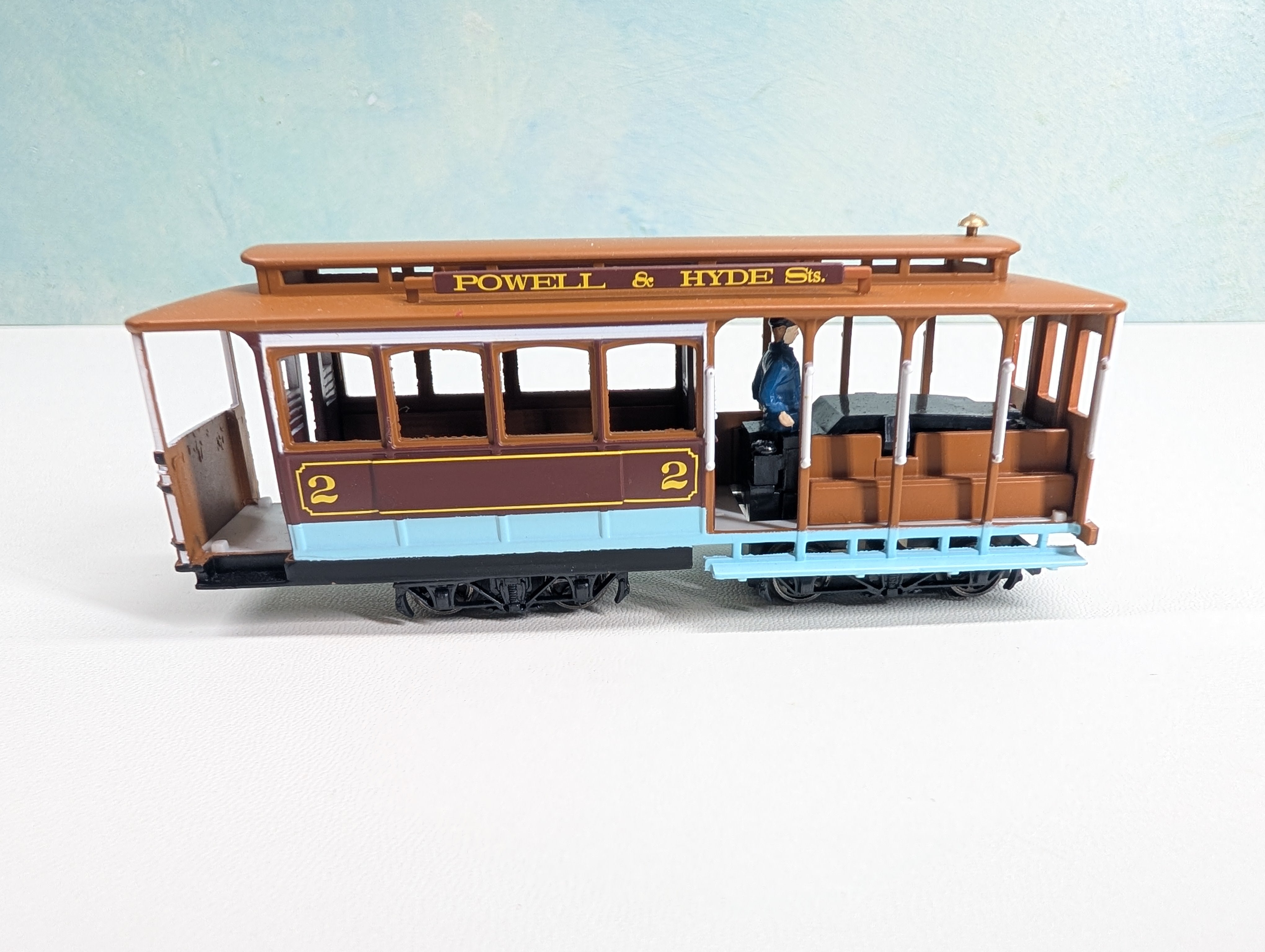 USED Bachmann HO Scale San Francisco Cable Car w/ Grip Man Powell & Hyde #2 Tested! DC