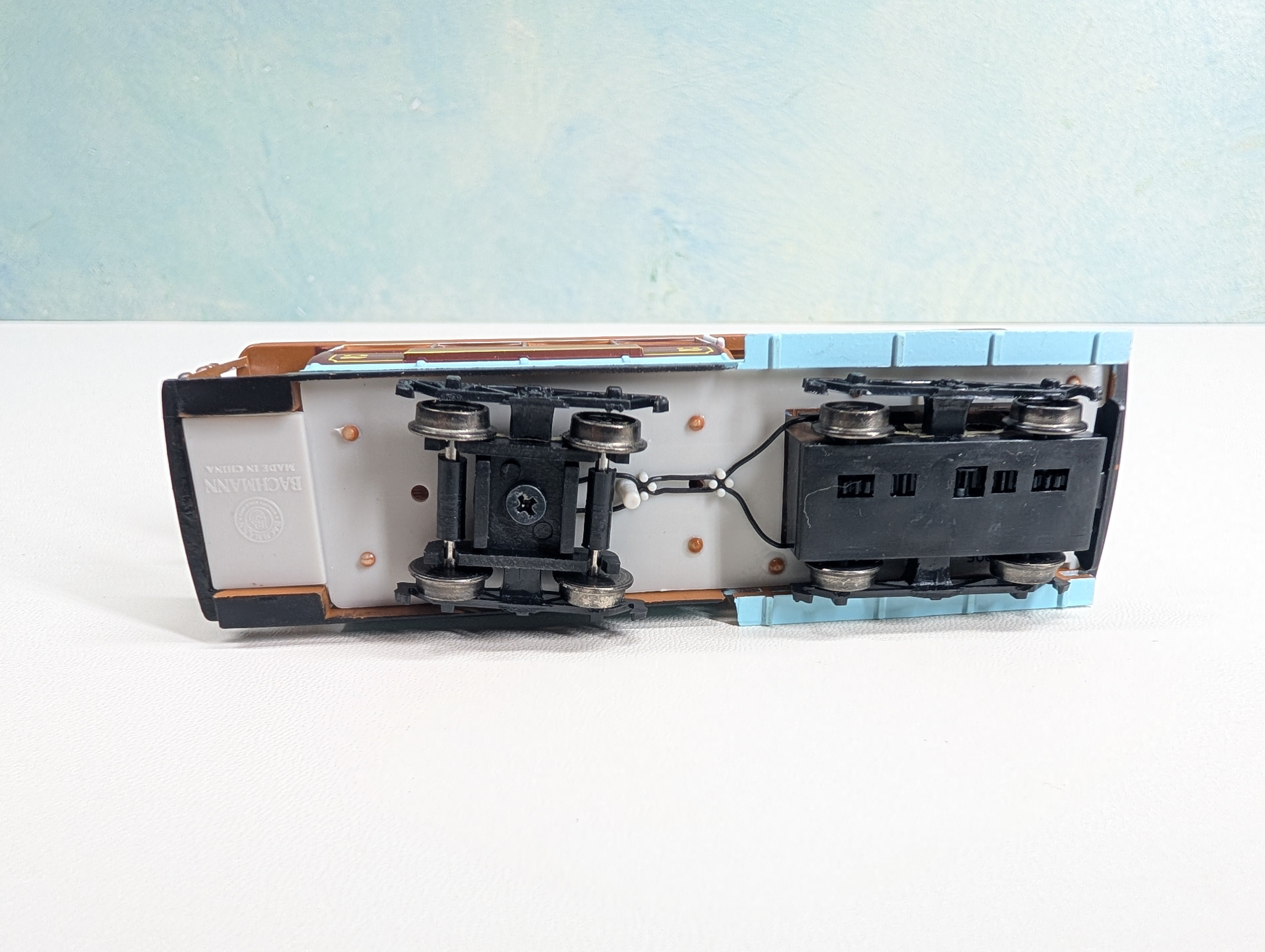 USED Bachmann HO Scale San Francisco Cable Car w/ Grip Man Powell & Hyde #2 Tested! DC