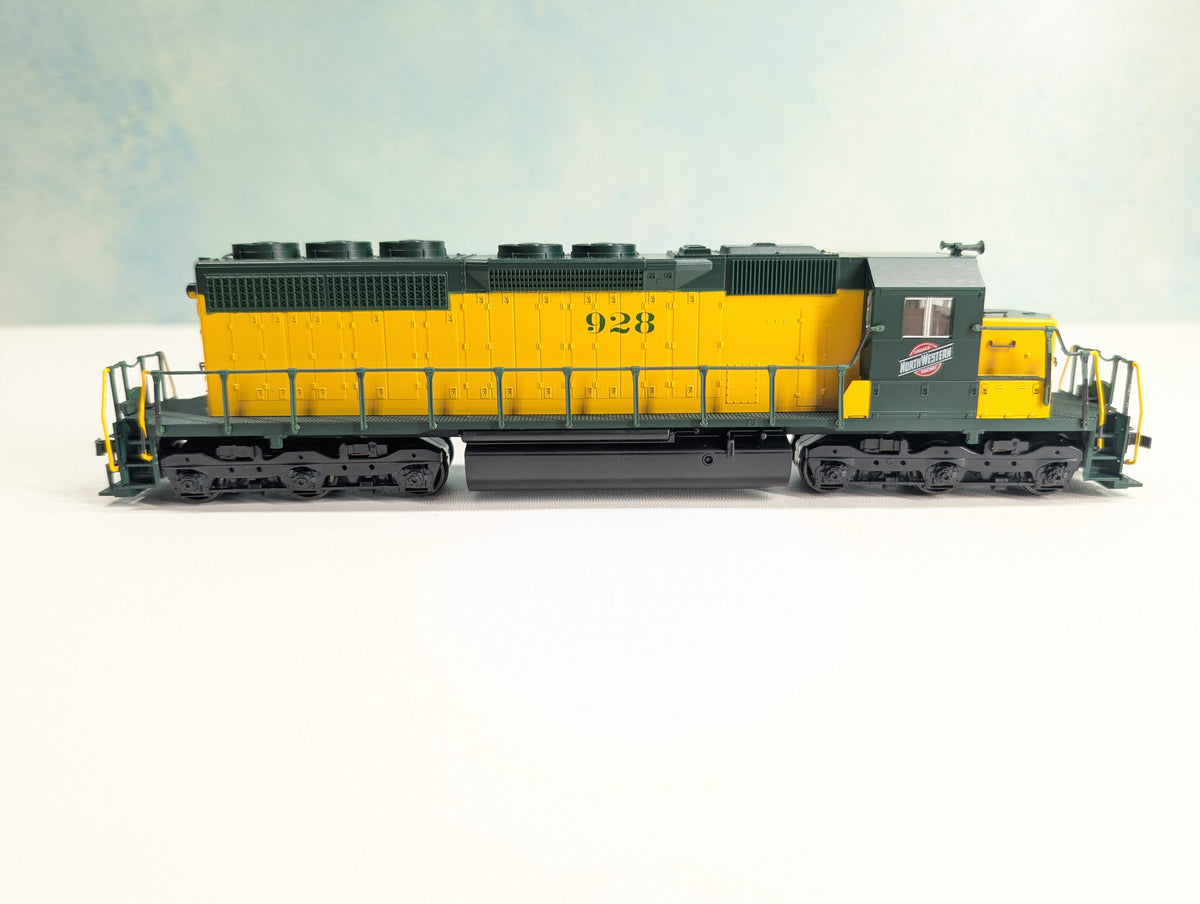 USED KATO 37-018 HO Scale EMD SD40 Diesel Locomotive Chicago & North Western CNW #928 Runs Great! DC