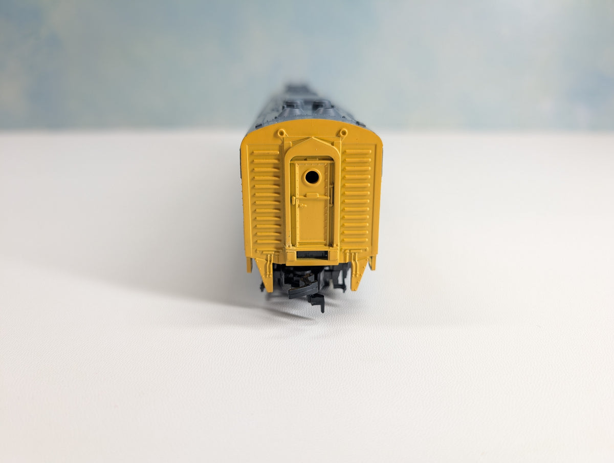 USED IHC 1940 HO Scale E-8A Diesel Locomotive Milwaukee Road #32A Unpowered