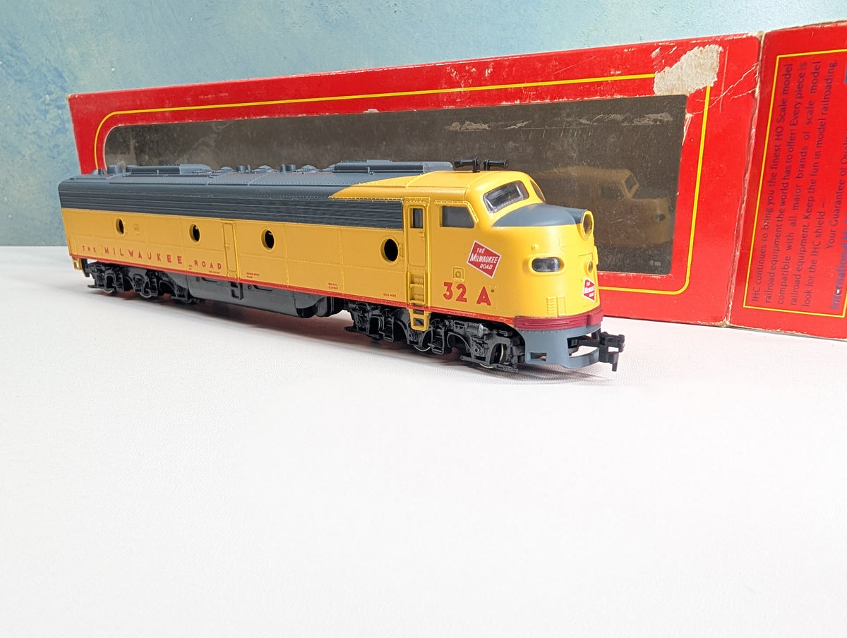 USED IHC 1940 HO Scale E-8A Diesel Locomotive Milwaukee Road #32A Tested! DC