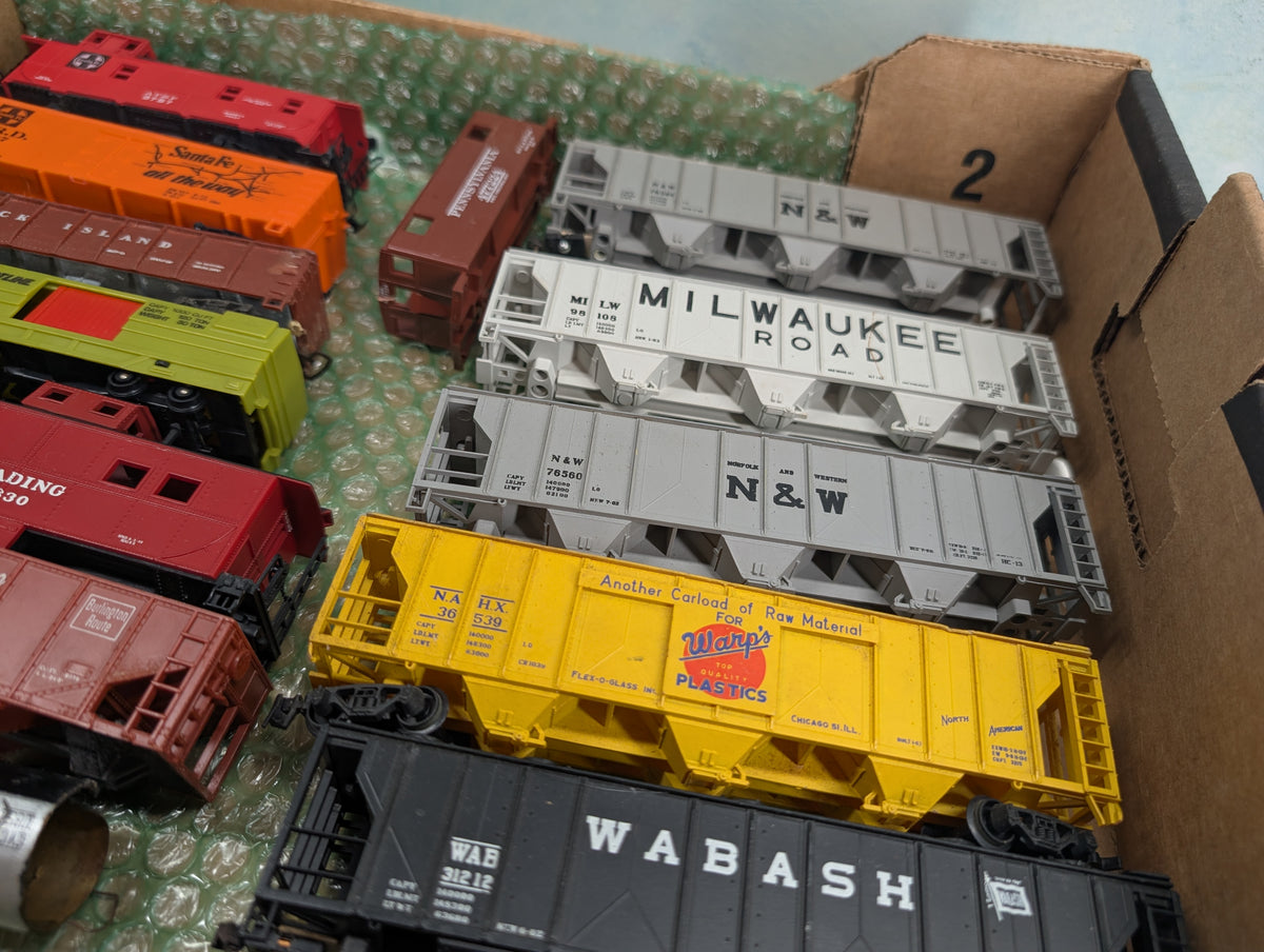 USED HO Scale Parts/Repairs Lot of Box Cars, Hoppers, and more