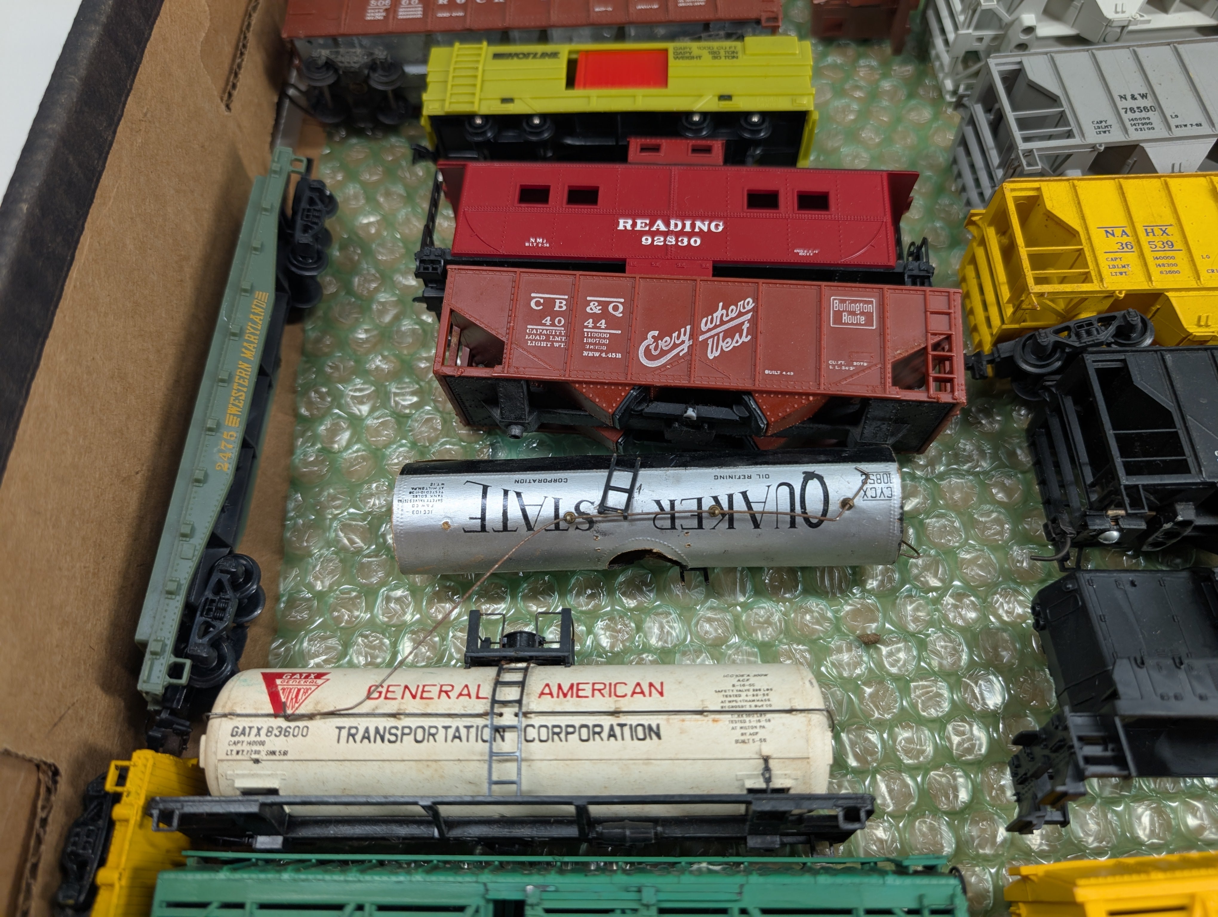 USED HO Scale Parts/Repairs Lot of Box Cars, Hoppers, and more