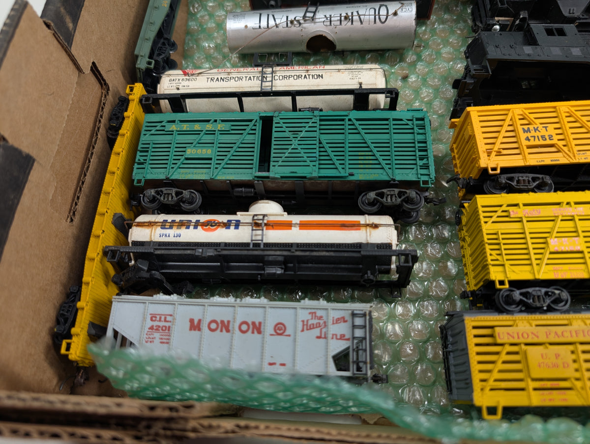 USED HO Scale Parts/Repairs Lot of Box Cars, Hoppers, and more