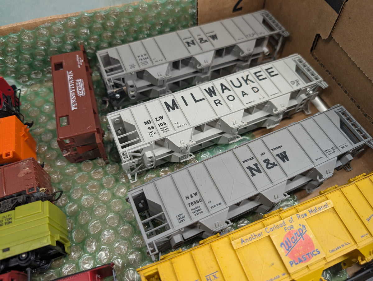 USED HO Scale Parts/Repairs Lot of Box Cars, Hoppers, and more