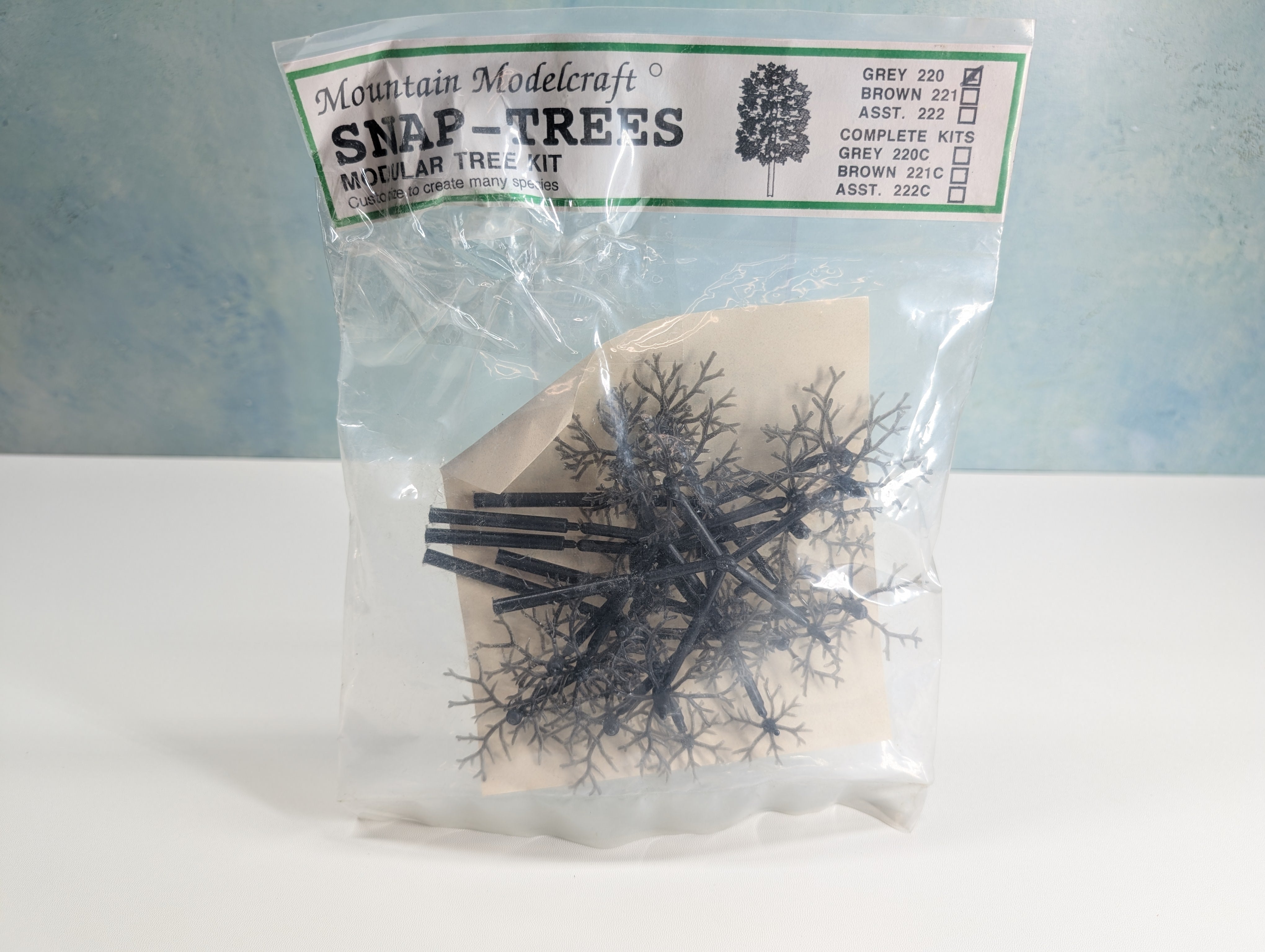 USED Mountain Modelcraft 220 MULTI Scale Snap Trees Modular Tree Kit - Grey