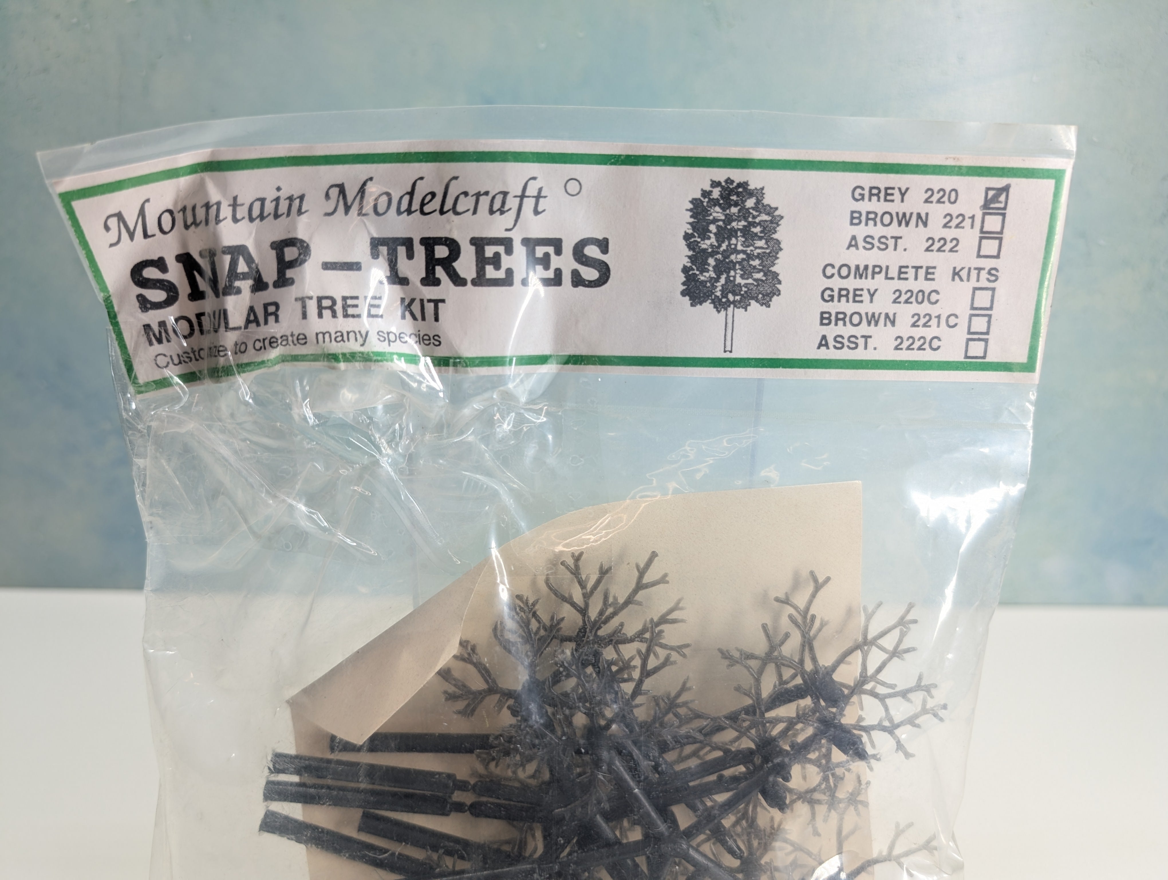 USED Mountain Modelcraft 220 MULTI Scale Snap Trees Modular Tree Kit - Grey