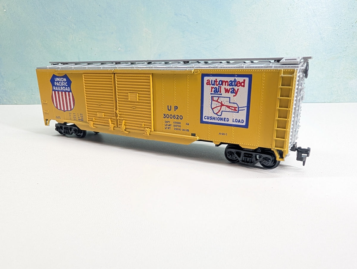 USED Athearn HO Scale 50' DD Auto Box Car Union Pacific UP #300620
