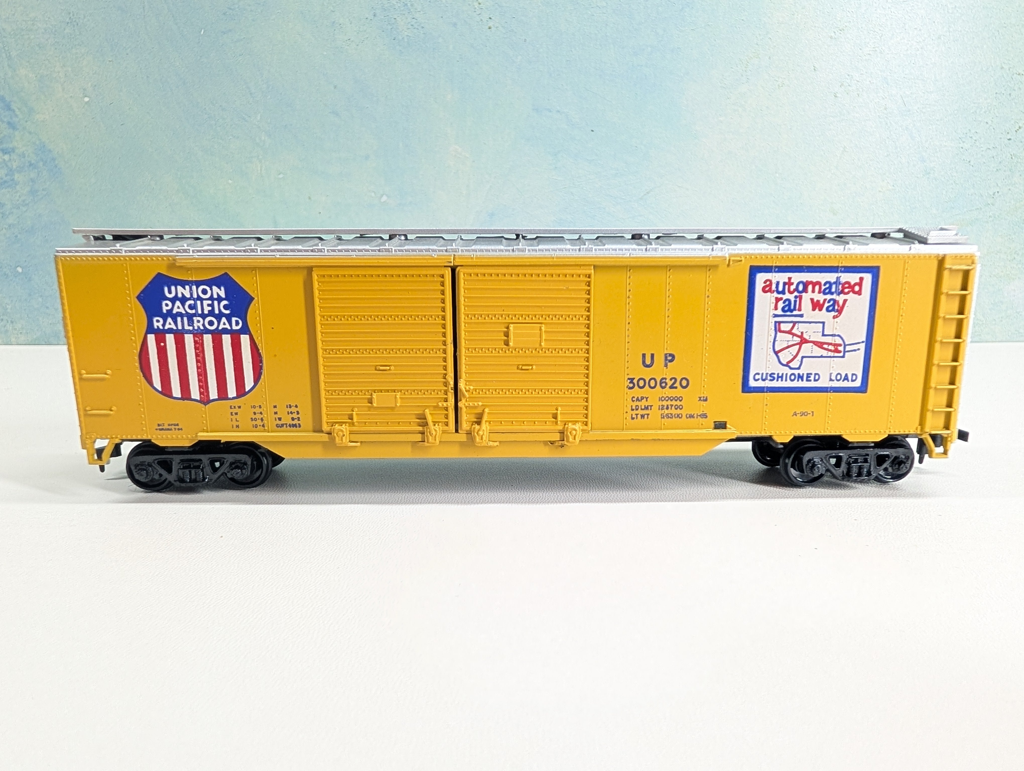 USED Athearn HO Scale 50' DD Auto Box Car Union Pacific UP #300620