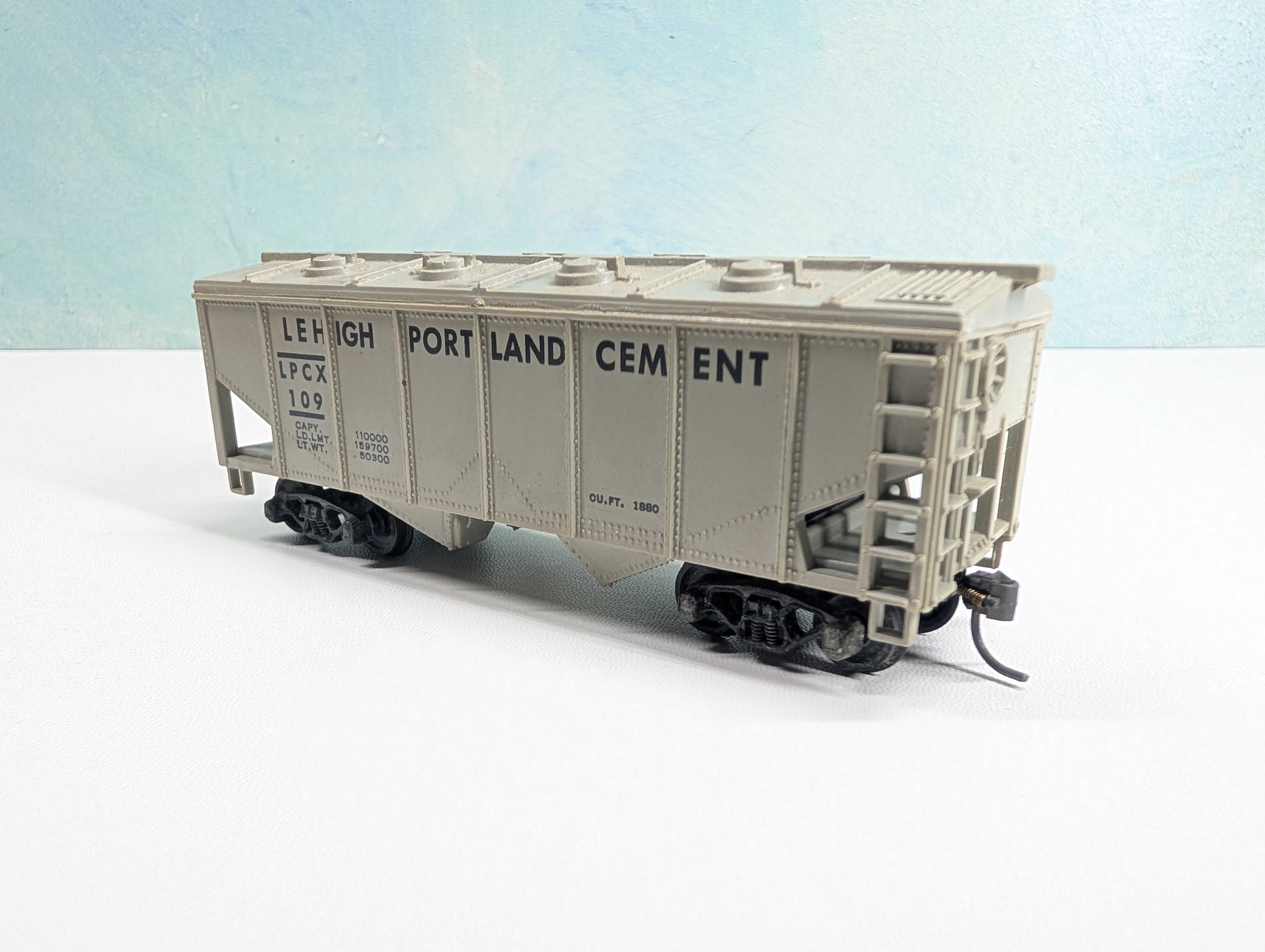USED MARX HO Scale 2 Bay Covered Hopper Lehigh Portland Cement LPCX #109