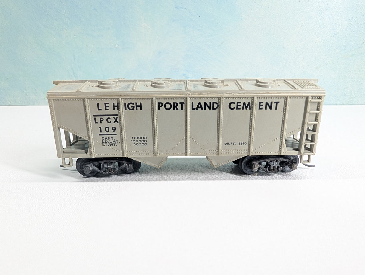 USED MARX HO Scale 2 Bay Covered Hopper Lehigh Portland Cement LPCX #109