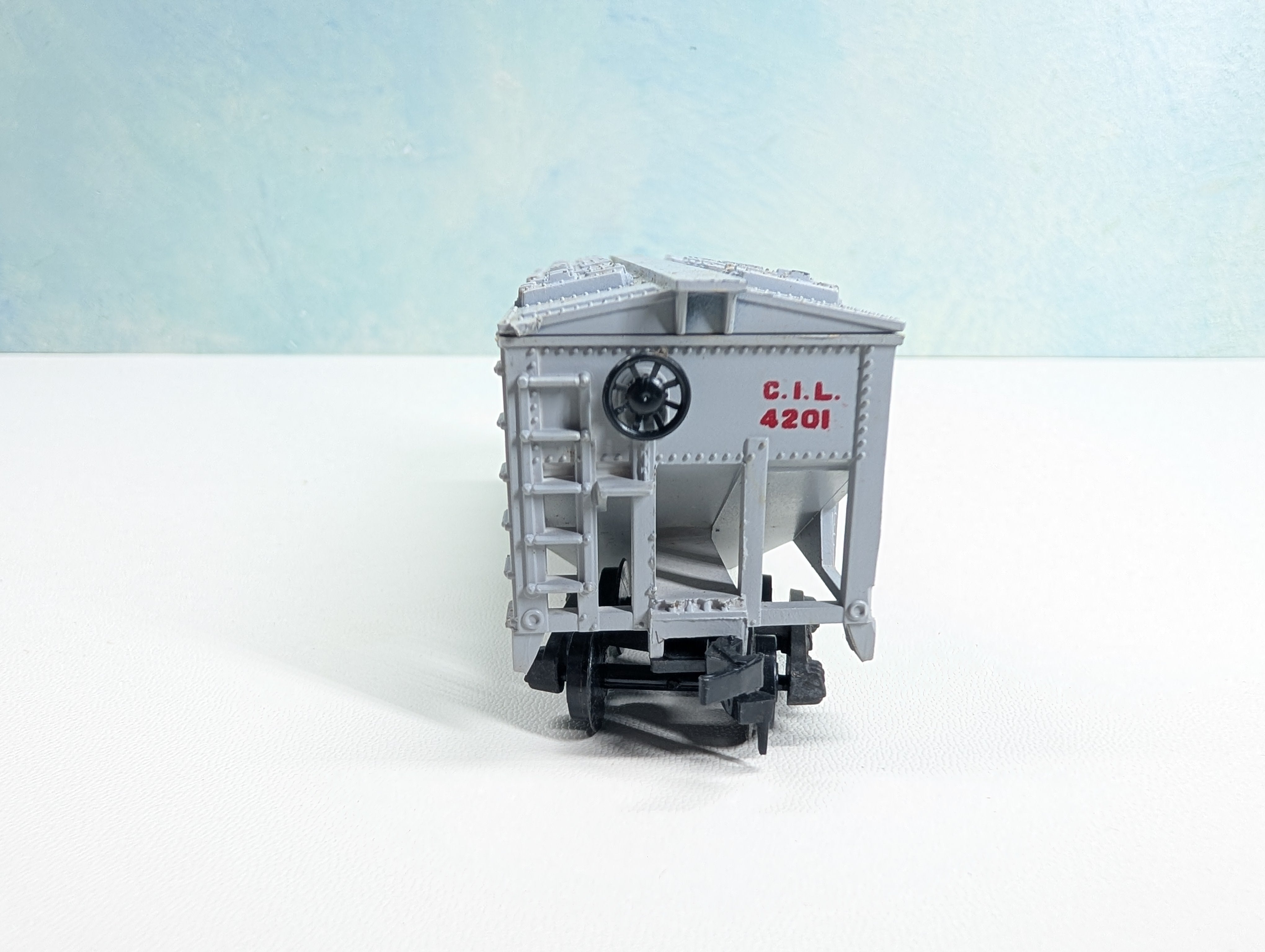 USED HO Scale 2 Bay Covered Hopper Monon CIL #4201