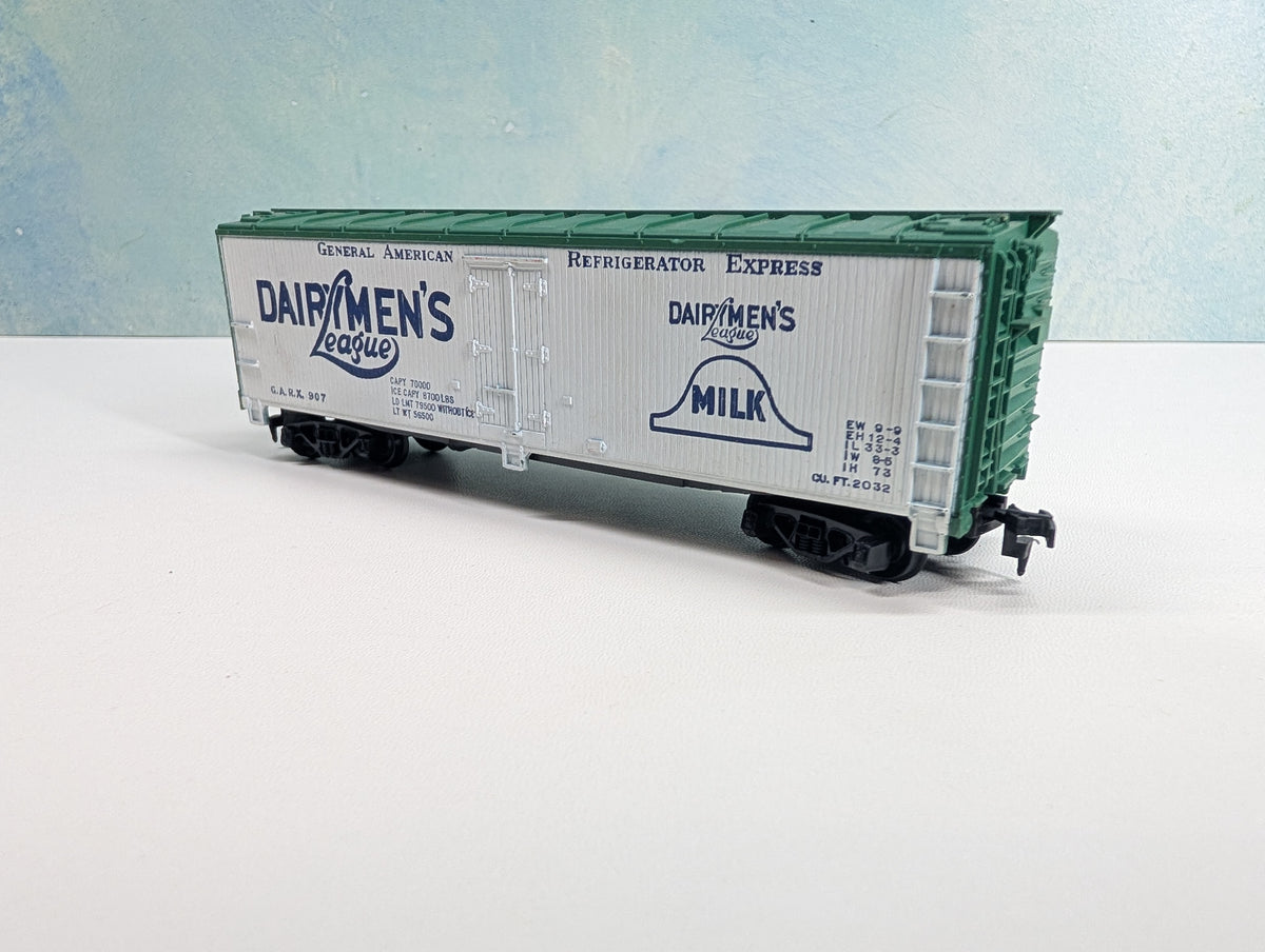 USED Tyco HO Scale Wood Reefer Dairymen's League Milk GARX #907