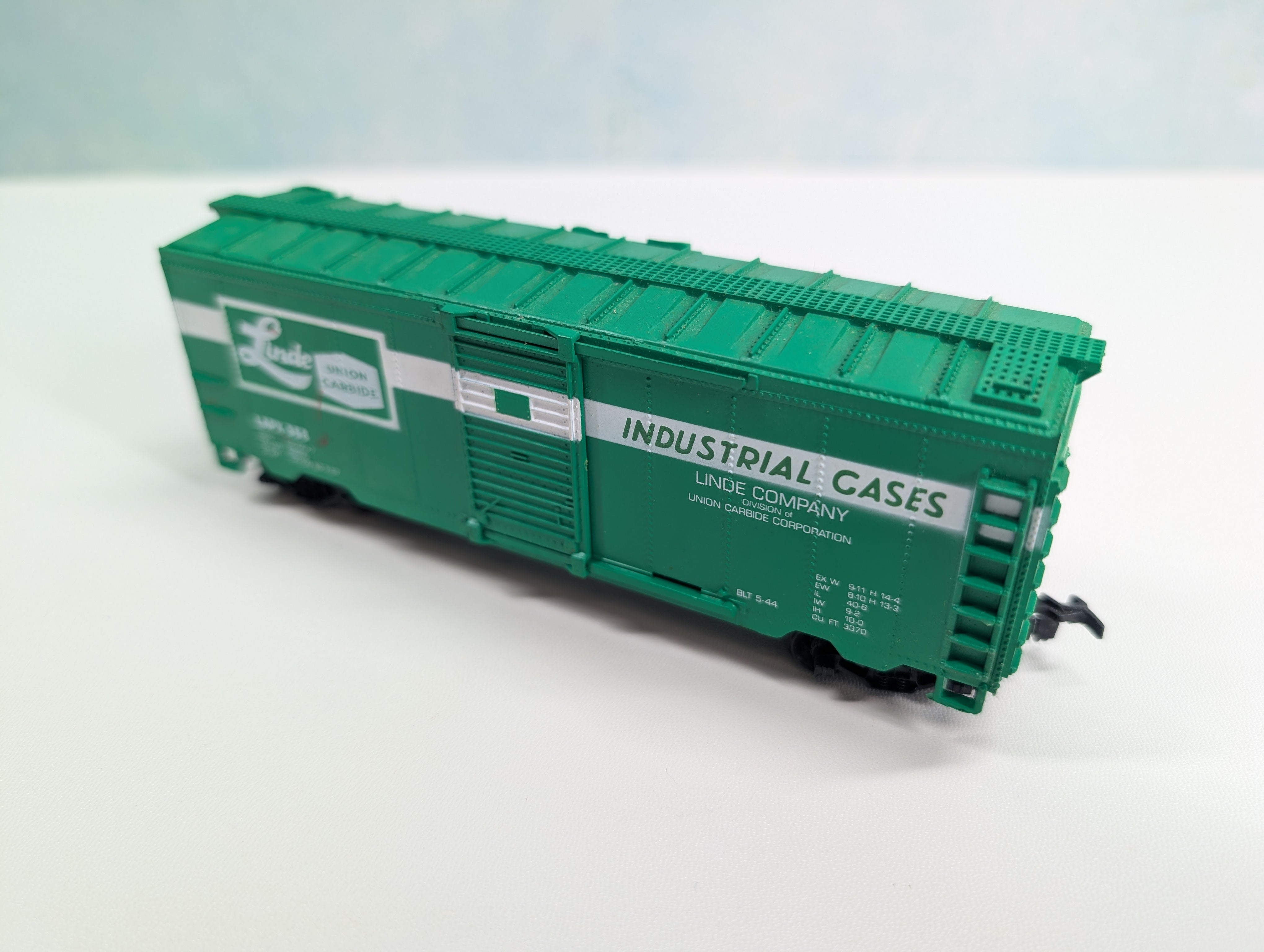 USED Life-Like HO Scale 40' Box Car Linde Union Carbide LAPX #358