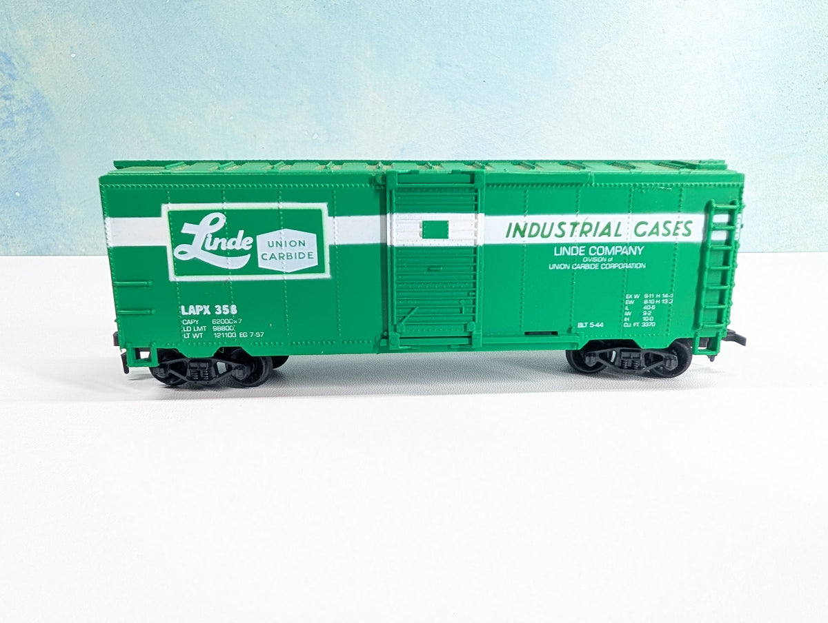 USED Life-Like HO Scale 40' Box Car Linde Union Carbide LAPX #358