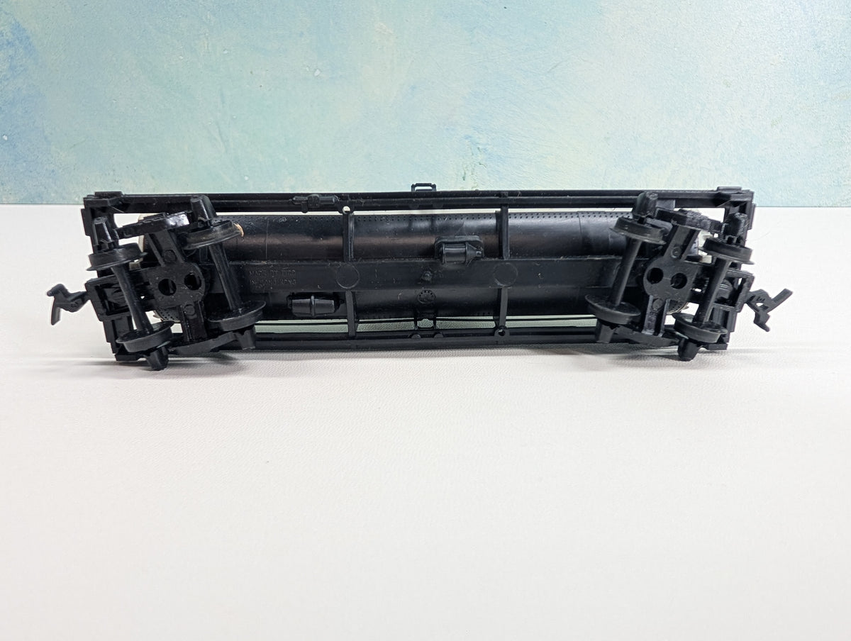 USED Tyco HO Scale Tank Car Diamond Chemicals #74425