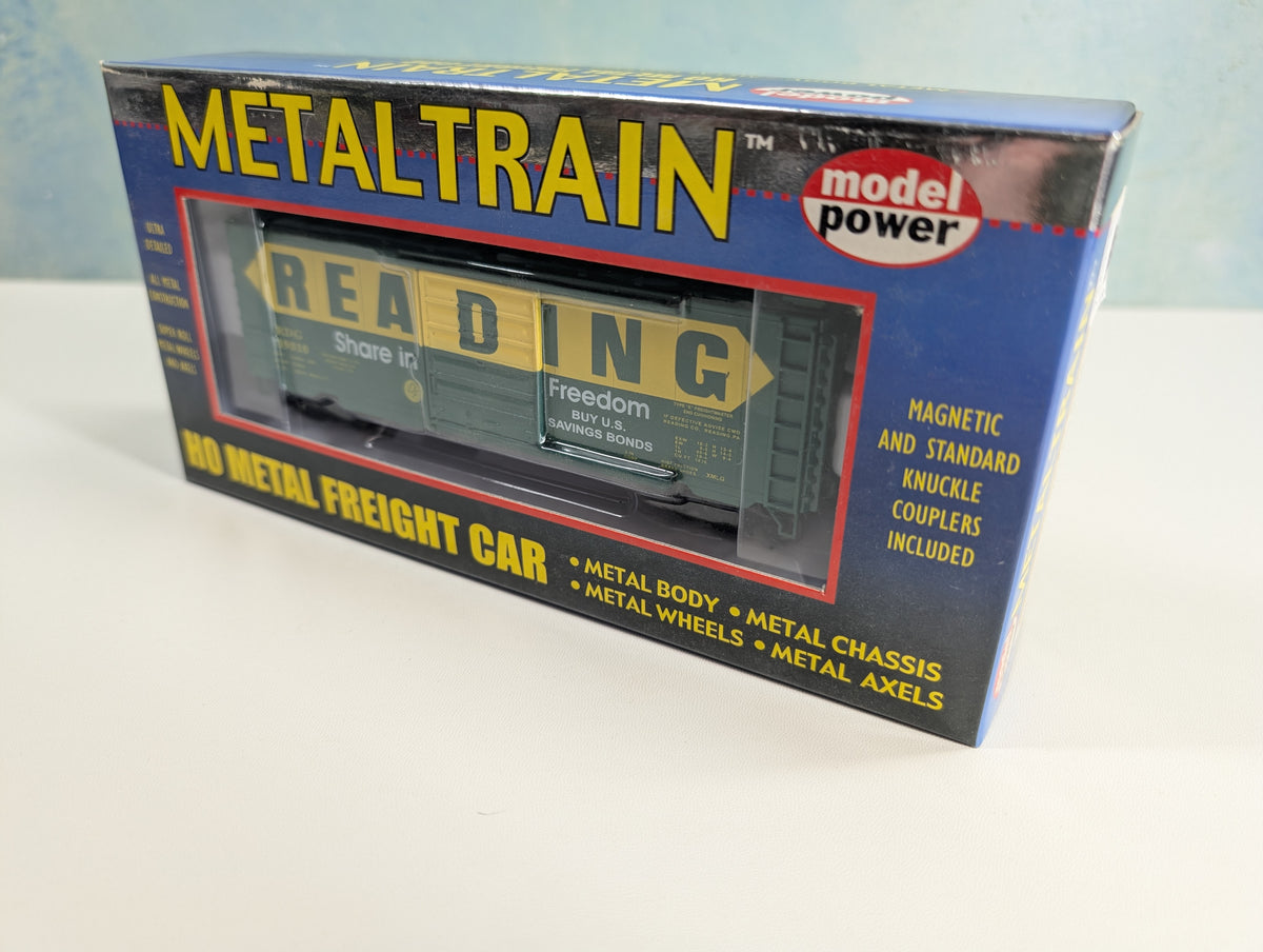 Model Power 2719 HO Scale 40' Metal Box Car, Metal Train Reading RDG #19810 Metal Wheels