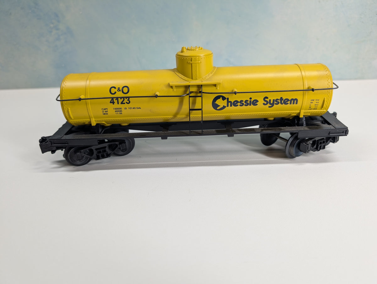 USED MTH O Single Dome Tank Car Chessie System C&O #4123