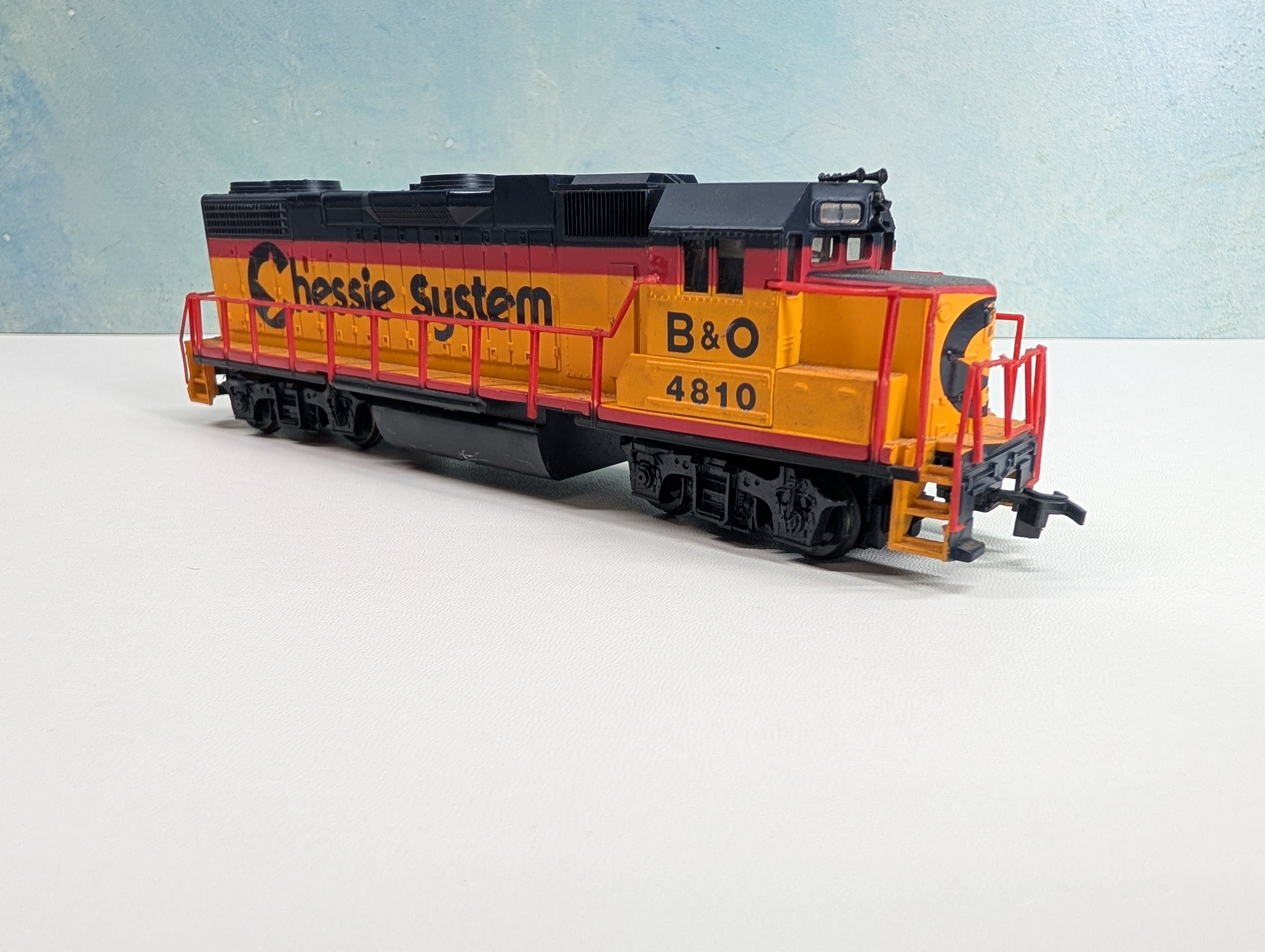 USED Life-Like HO Scale GP-38 Diesel Locomotive Chessie System B&O #4810 Tested! DC