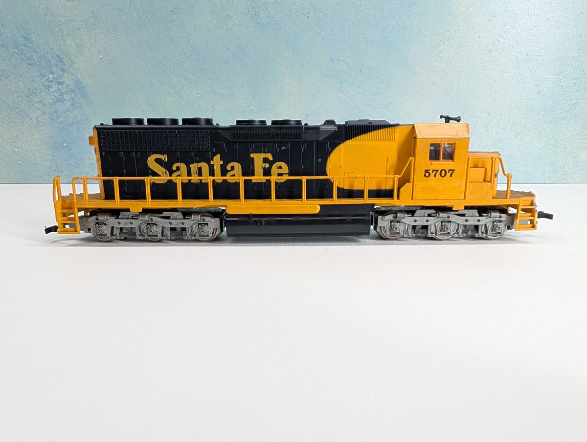 USED AHM HO Scale SD40 Diesel Locomotive Santa Fe #5707 Tested! DC