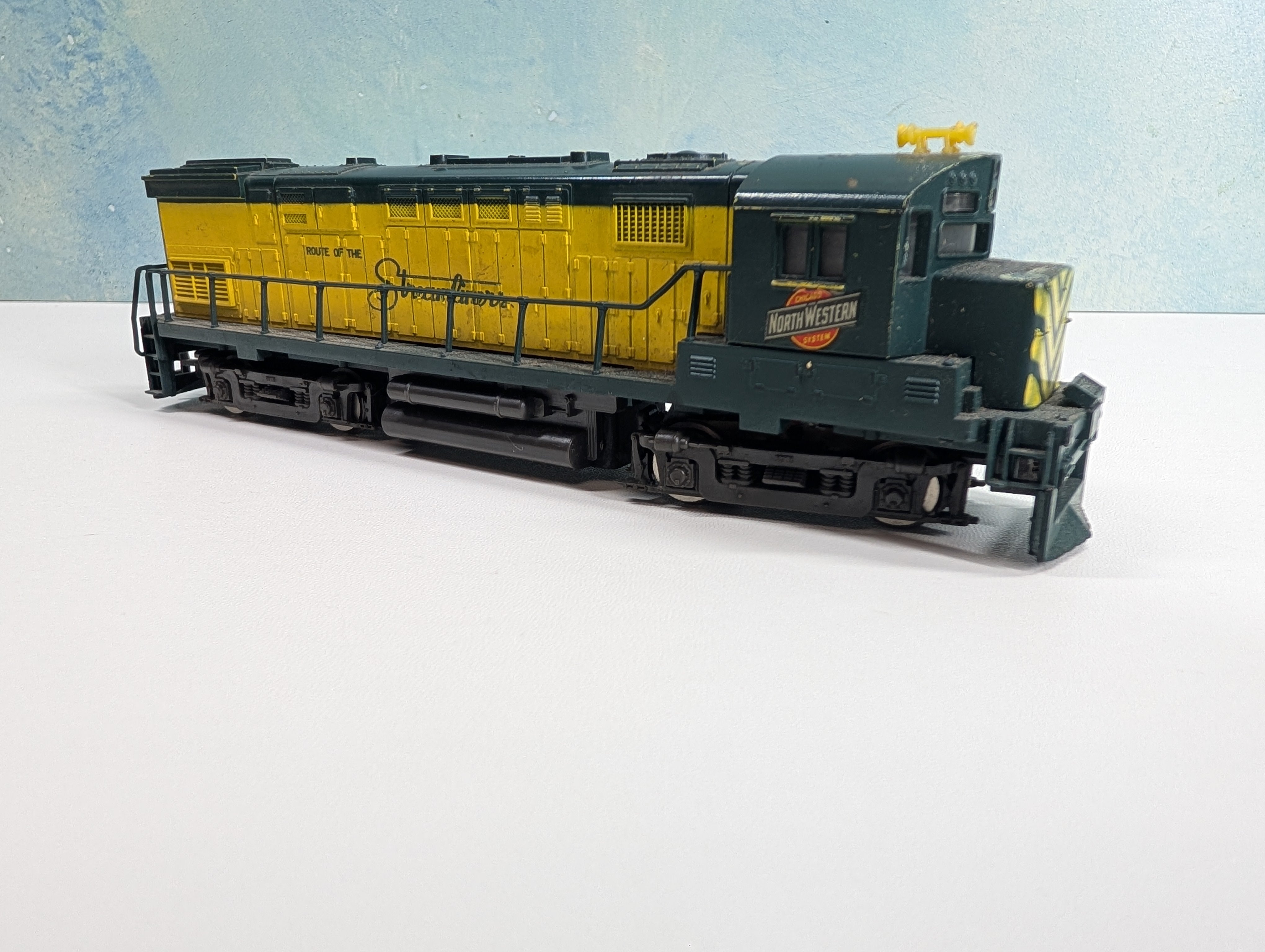 USED AHM HO Scale Alco Century 424 Diesel Locomotive Chicago & North Western Route of the 400 Tested! DC