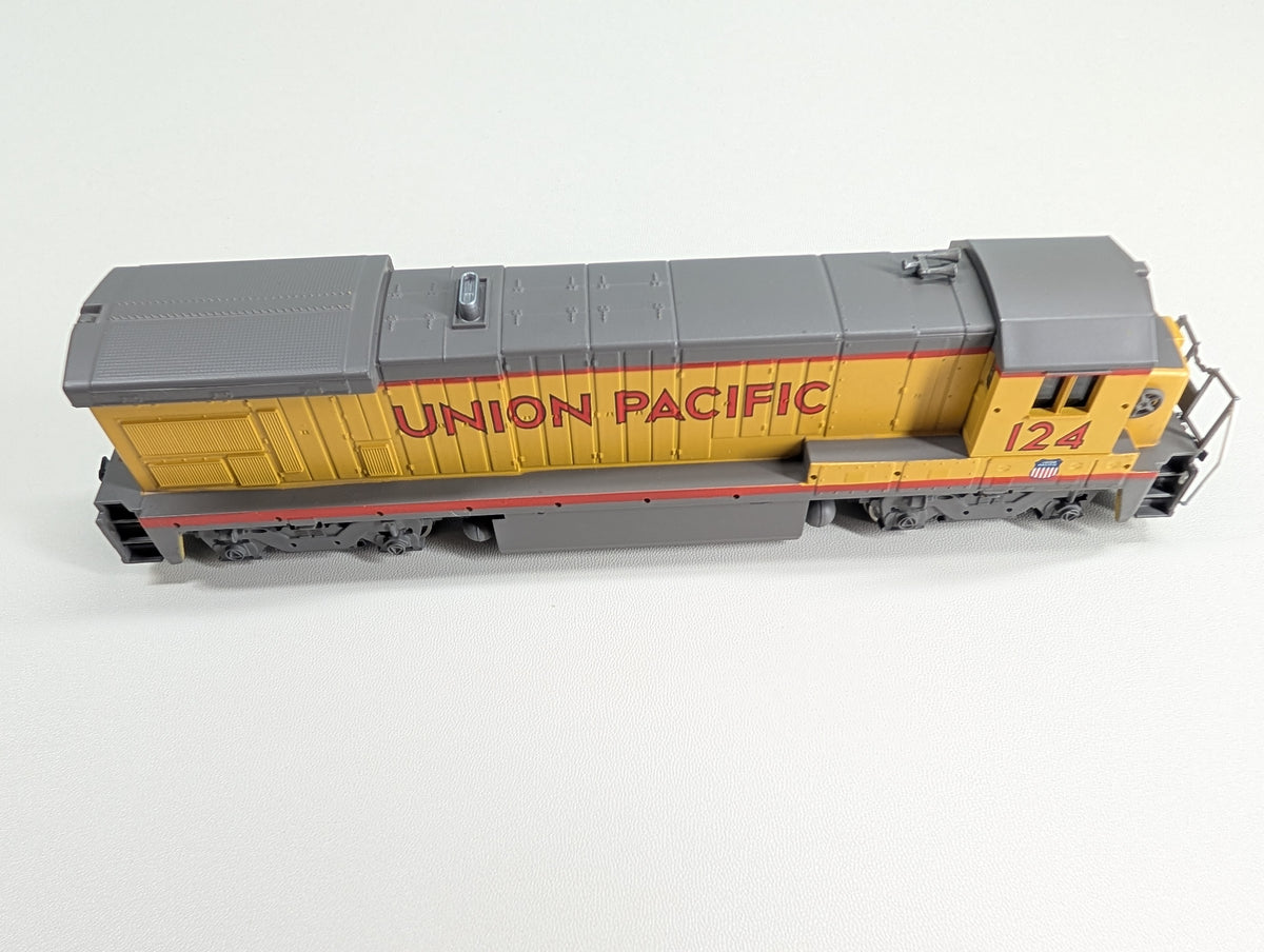 USED Bachmann 31102 HO Scale B23-7 Diesel Locomotive Union Pacific #124 DC